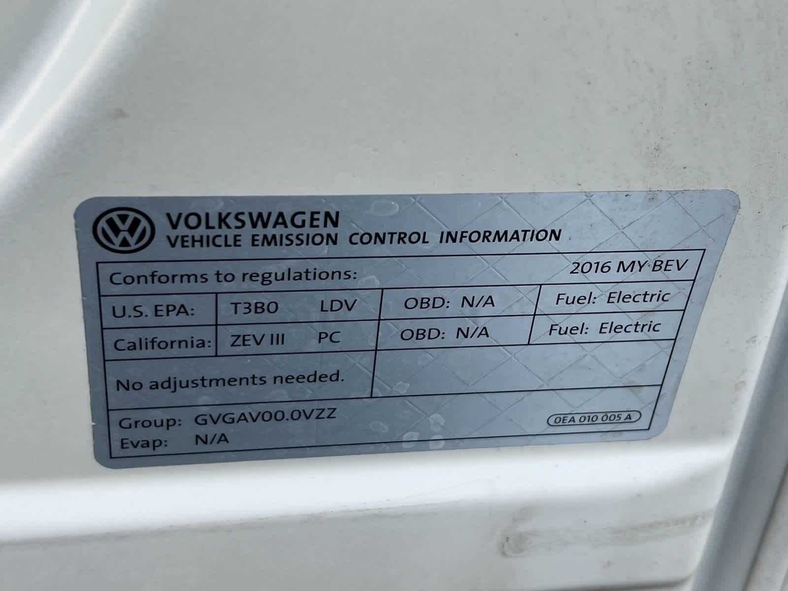 Thumbnail: 2016 Volkswagen e-Golf - 28