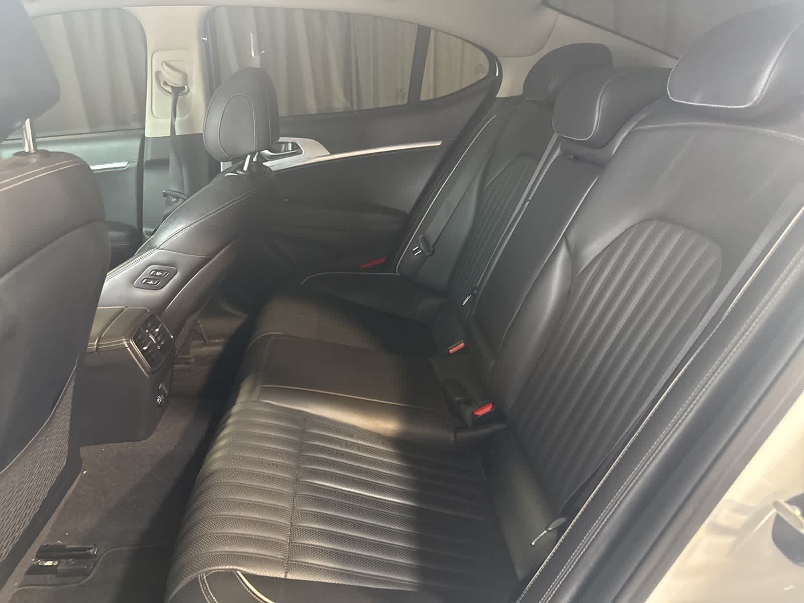 Thumbnail: 2019 Genesis G70 - 17