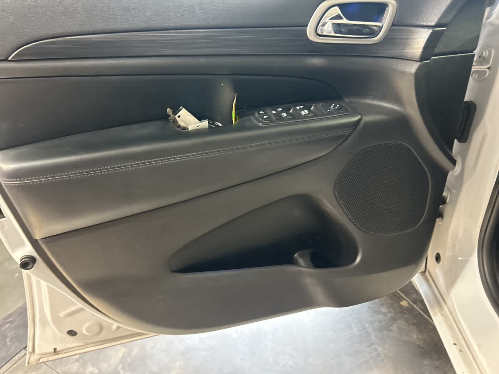 Thumbnail: 2019 Jeep Grand Cherokee - 23