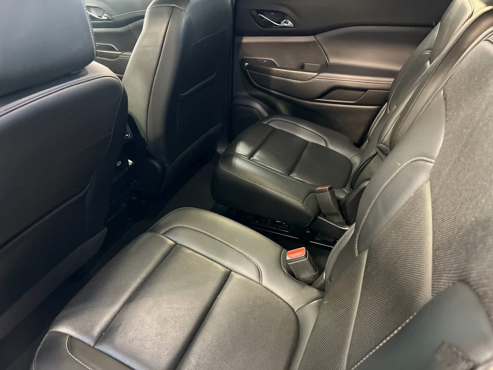 Thumbnail: 2023 GMC Acadia - 4