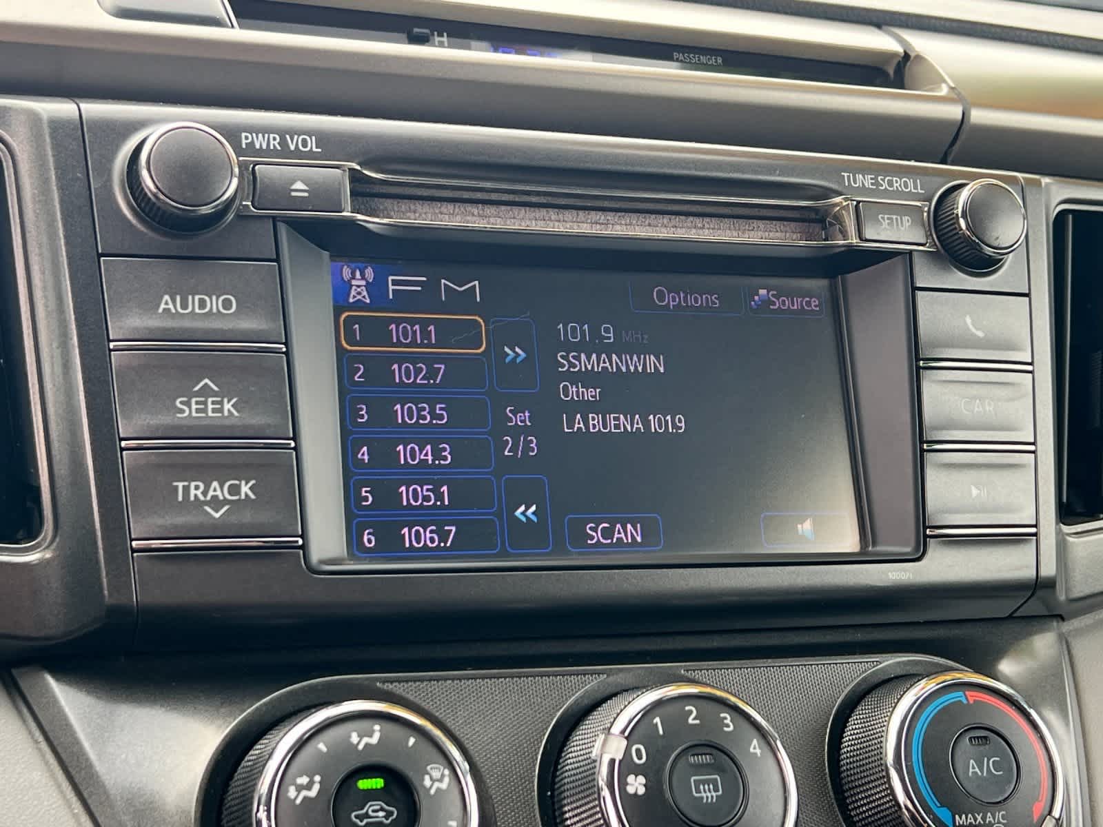 Thumbnail: 2013 Toyota RAV4 - 19