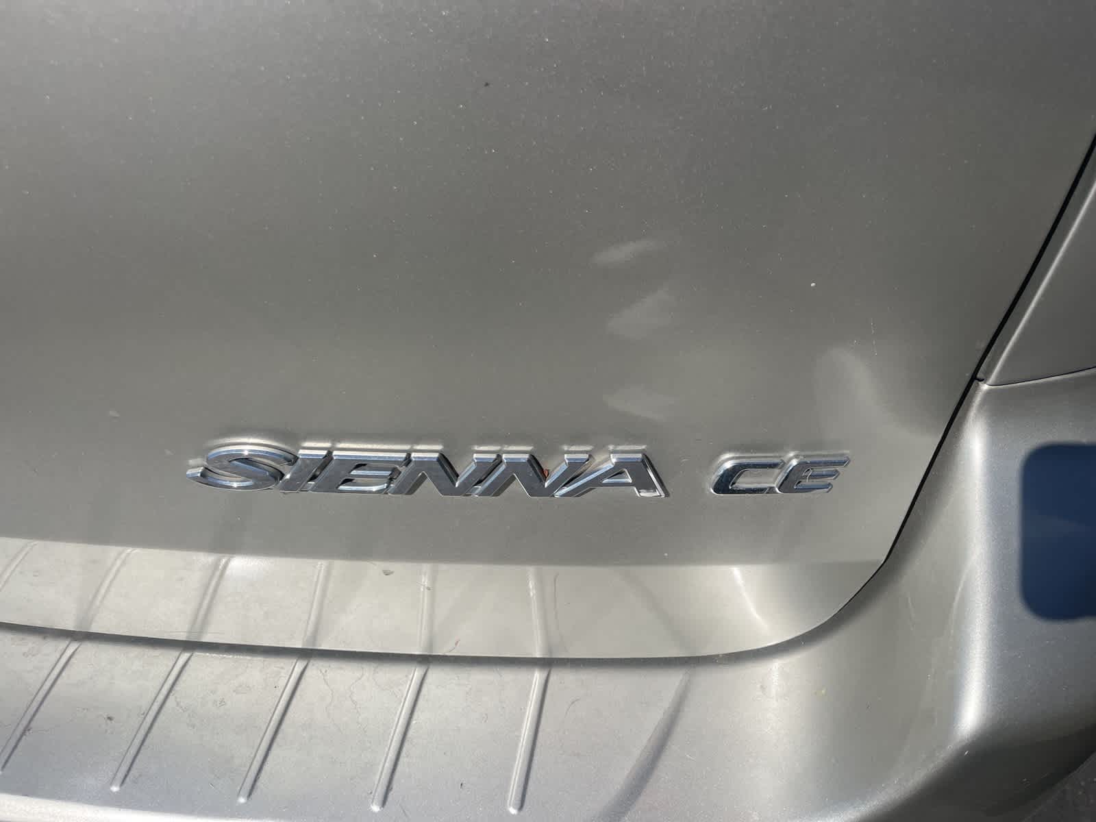 2006 Toyota Sienna SE 15