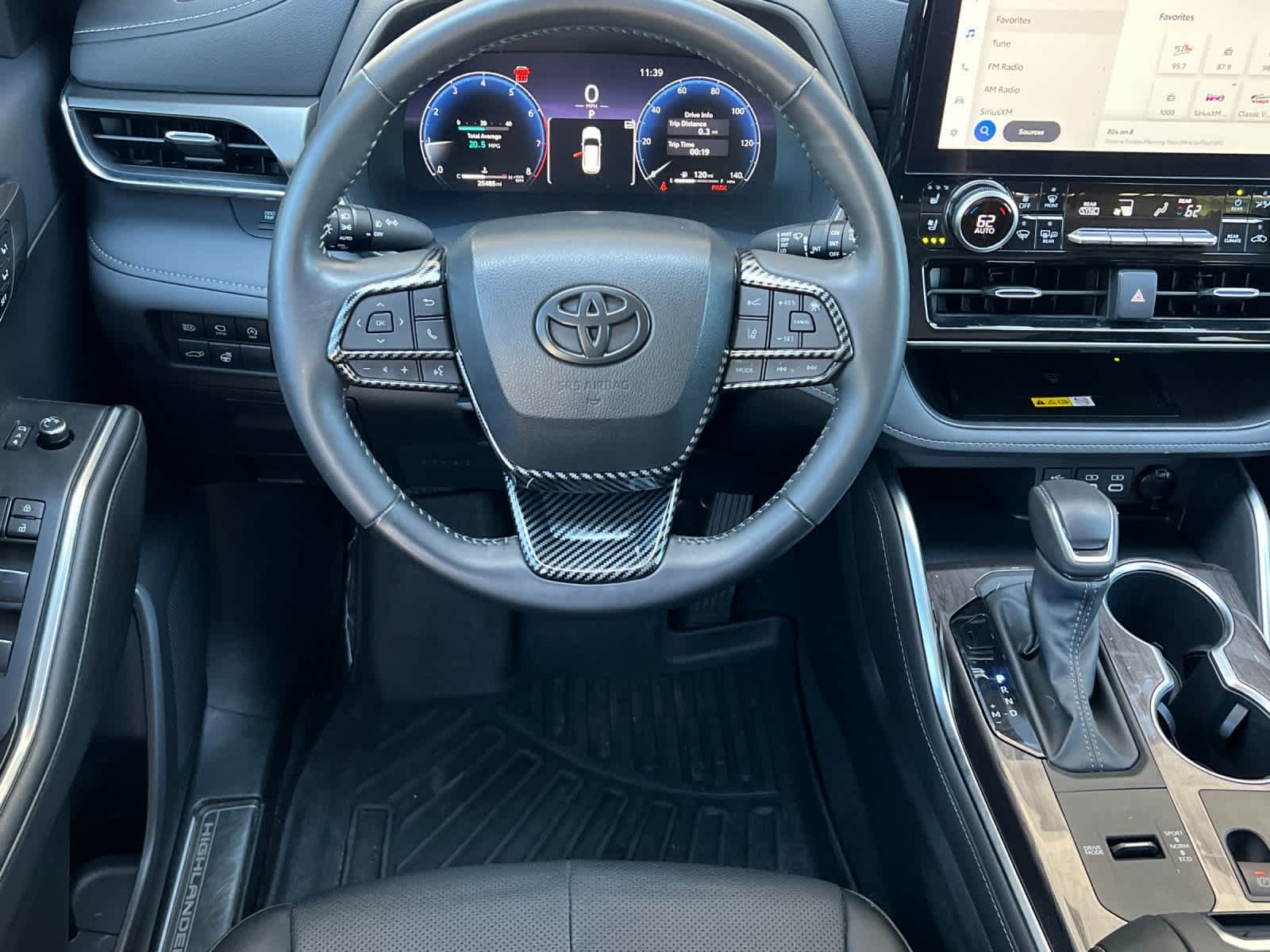 Thumbnail: 2024 Toyota Highlander - 14