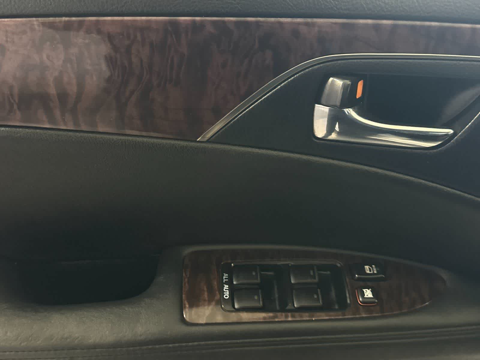 Thumbnail: 2011 Toyota Avalon - 13