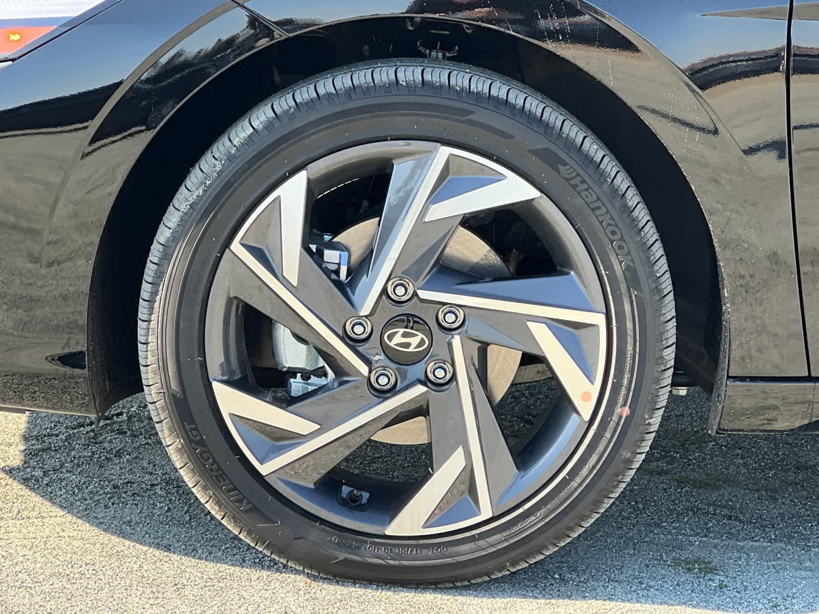 Thumbnail: 2025 Hyundai Elantra - 25