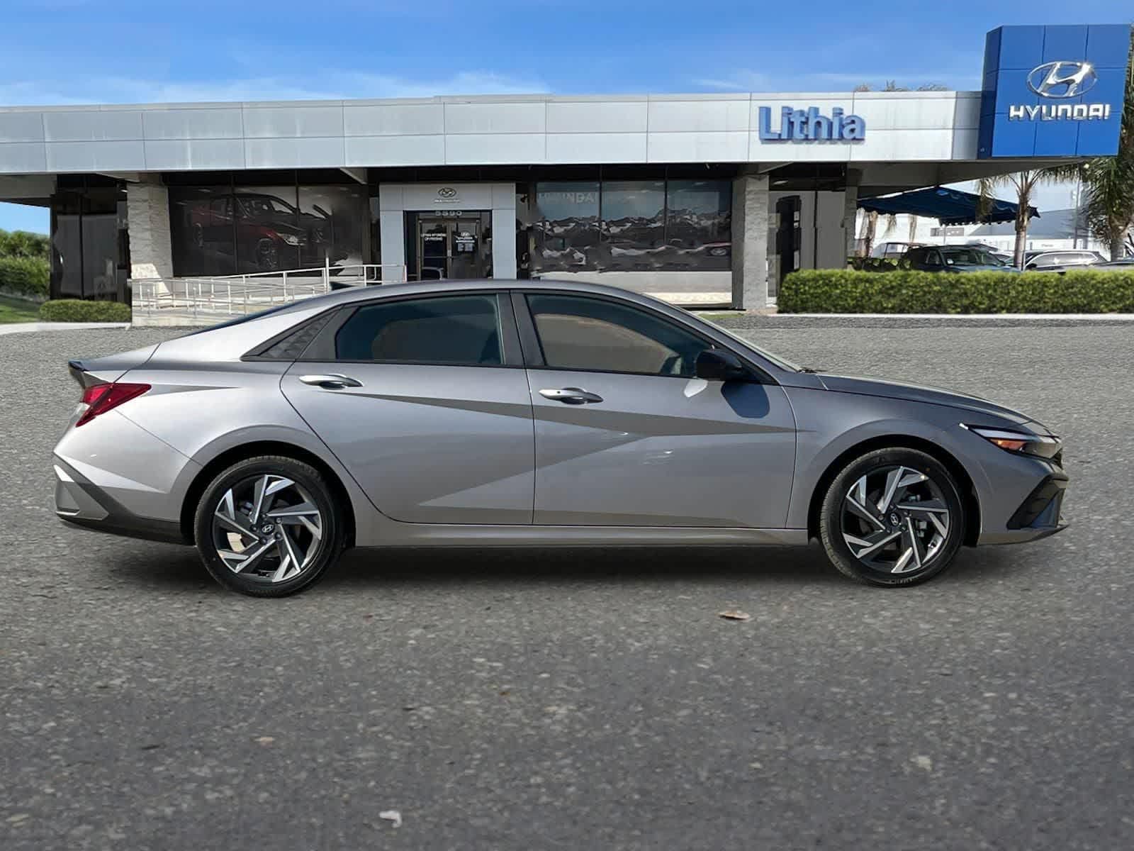 2025 Hyundai Elantra SEL - Photo 8