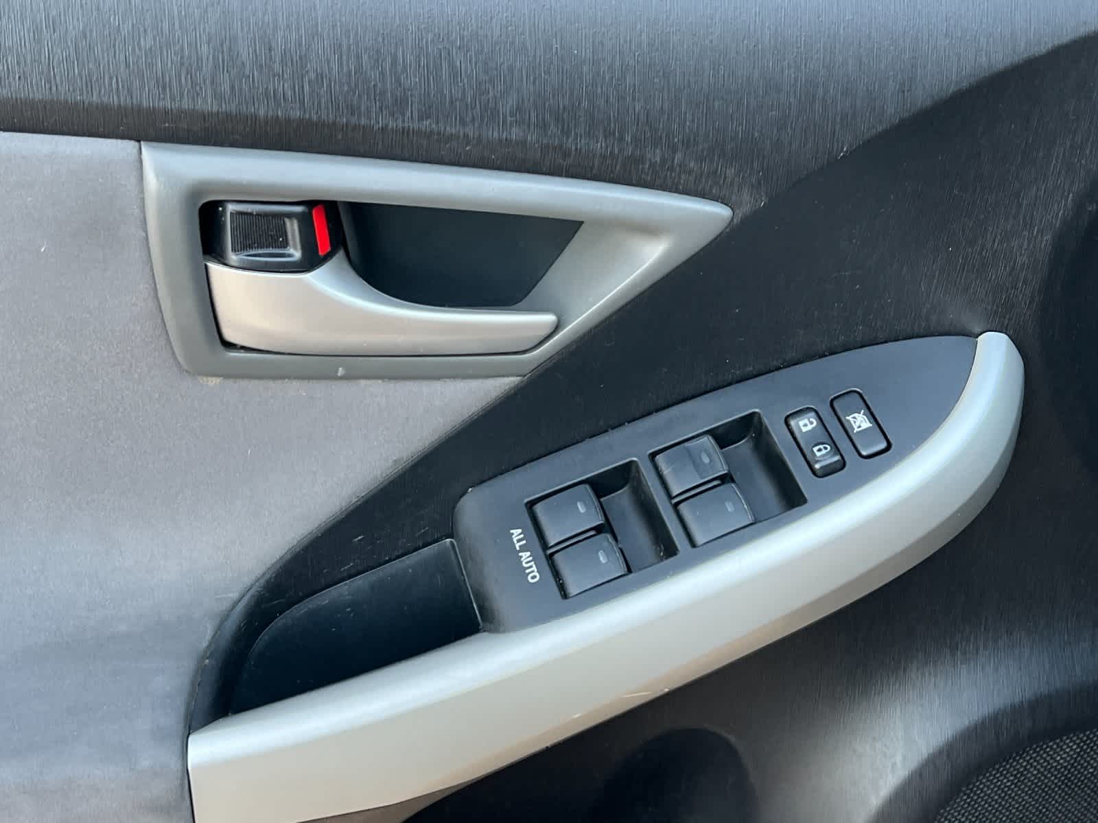 Thumbnail: 2012 Toyota Prius - 12