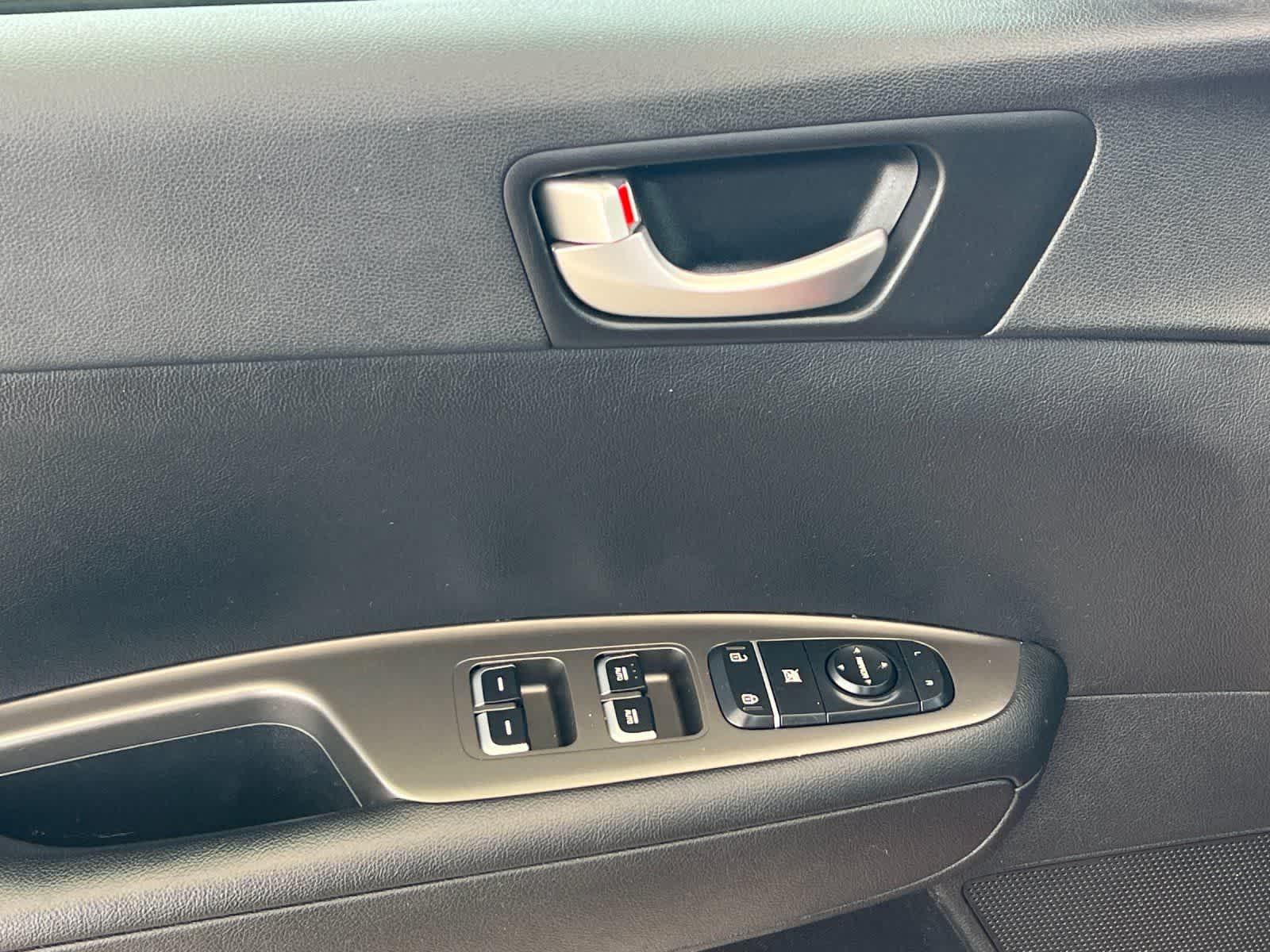 Thumbnail: 2020 Kia Optima - 13