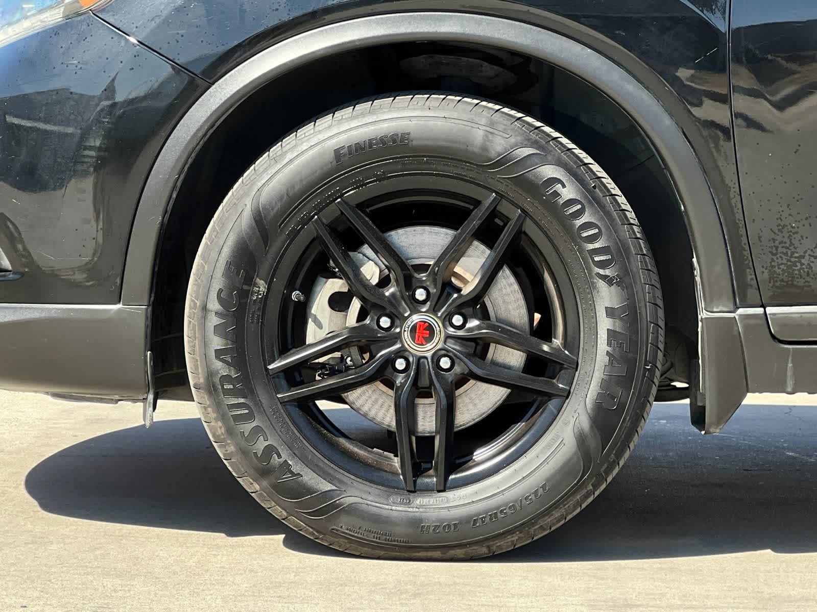 Thumbnail: 2015 Nissan Rogue - 26