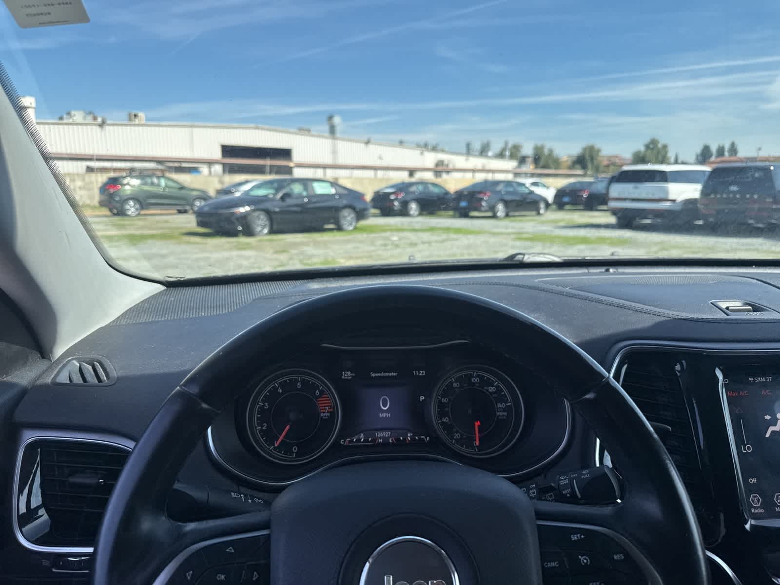 Thumbnail: 2019 Jeep Cherokee - 20