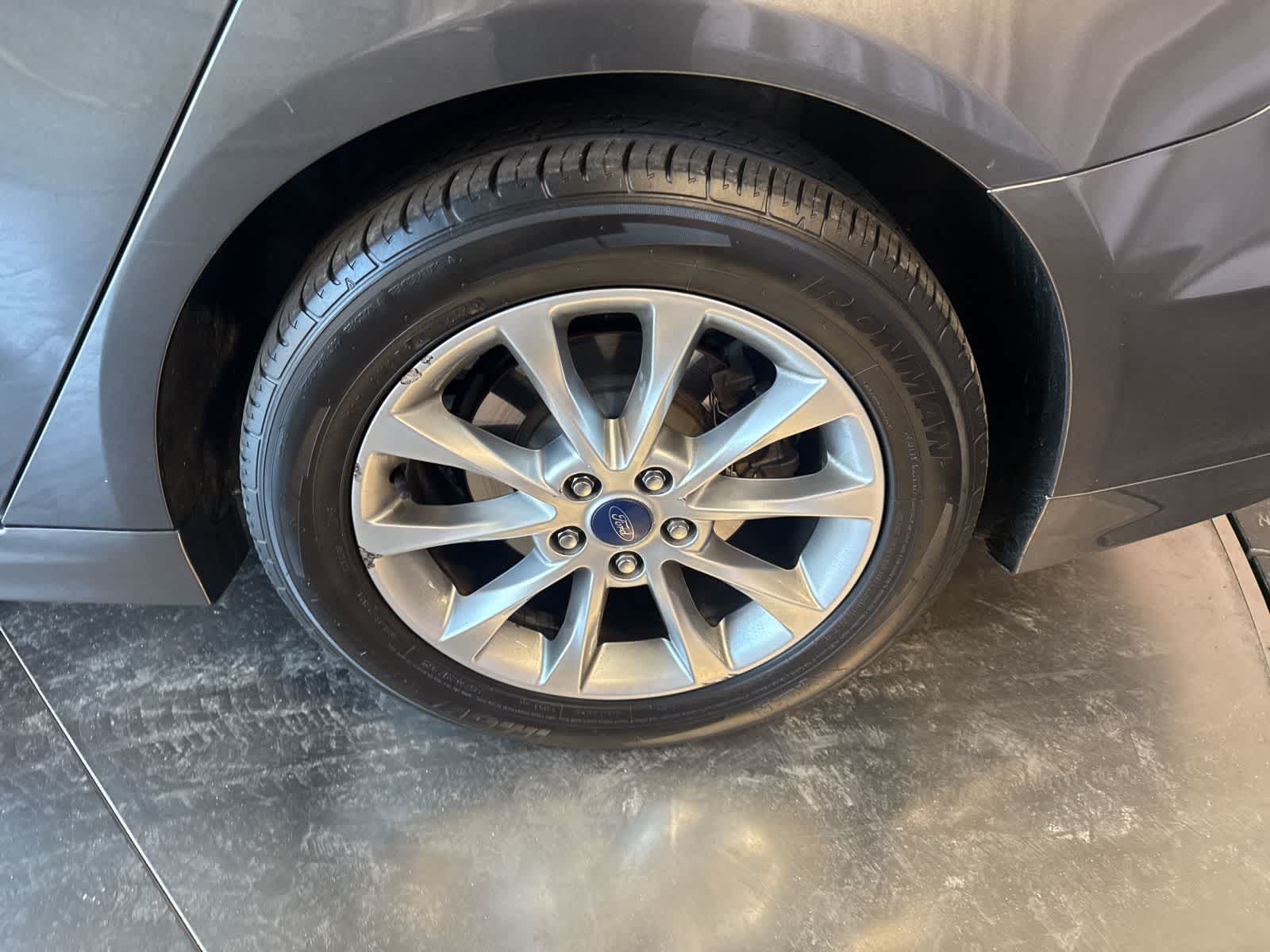 Thumbnail: 2017 Ford Fusion - 9