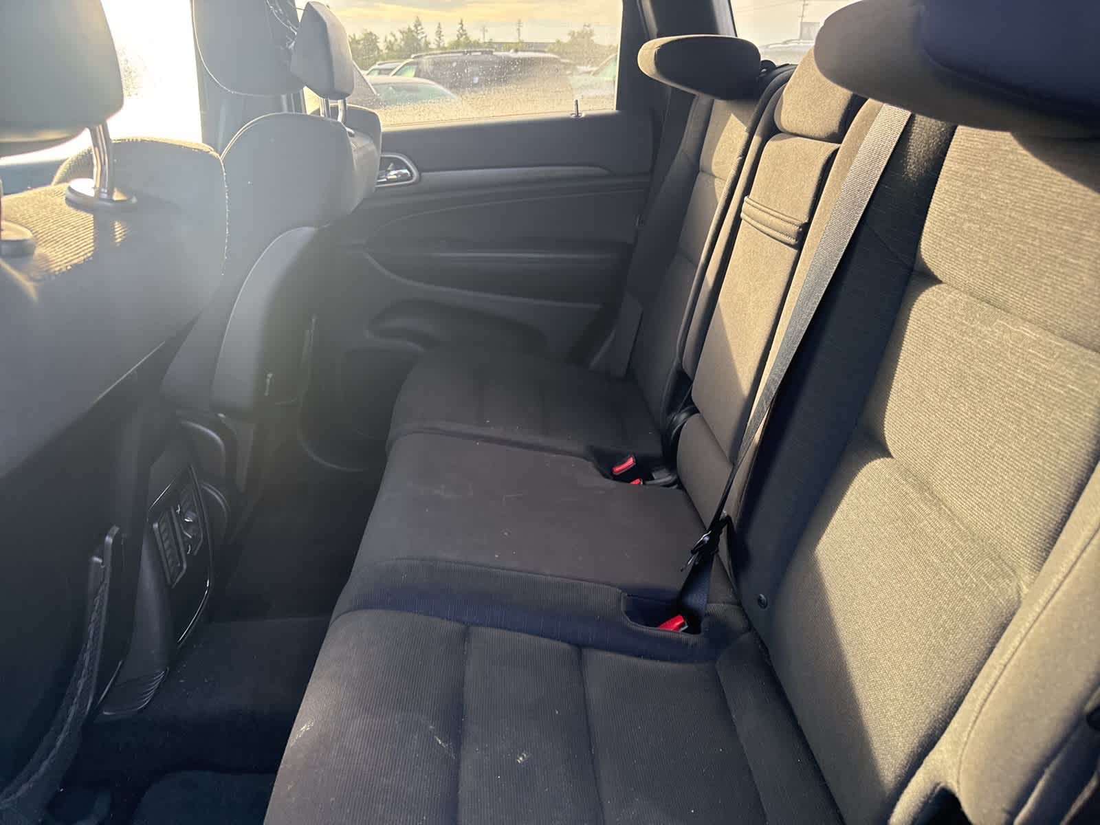 Thumbnail: 2015 Jeep Grand Cherokee - 16