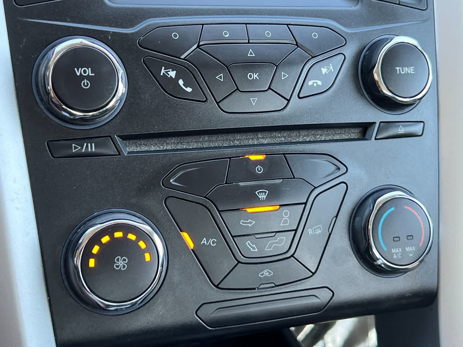 Thumbnail: 2014 Ford Fusion - 19