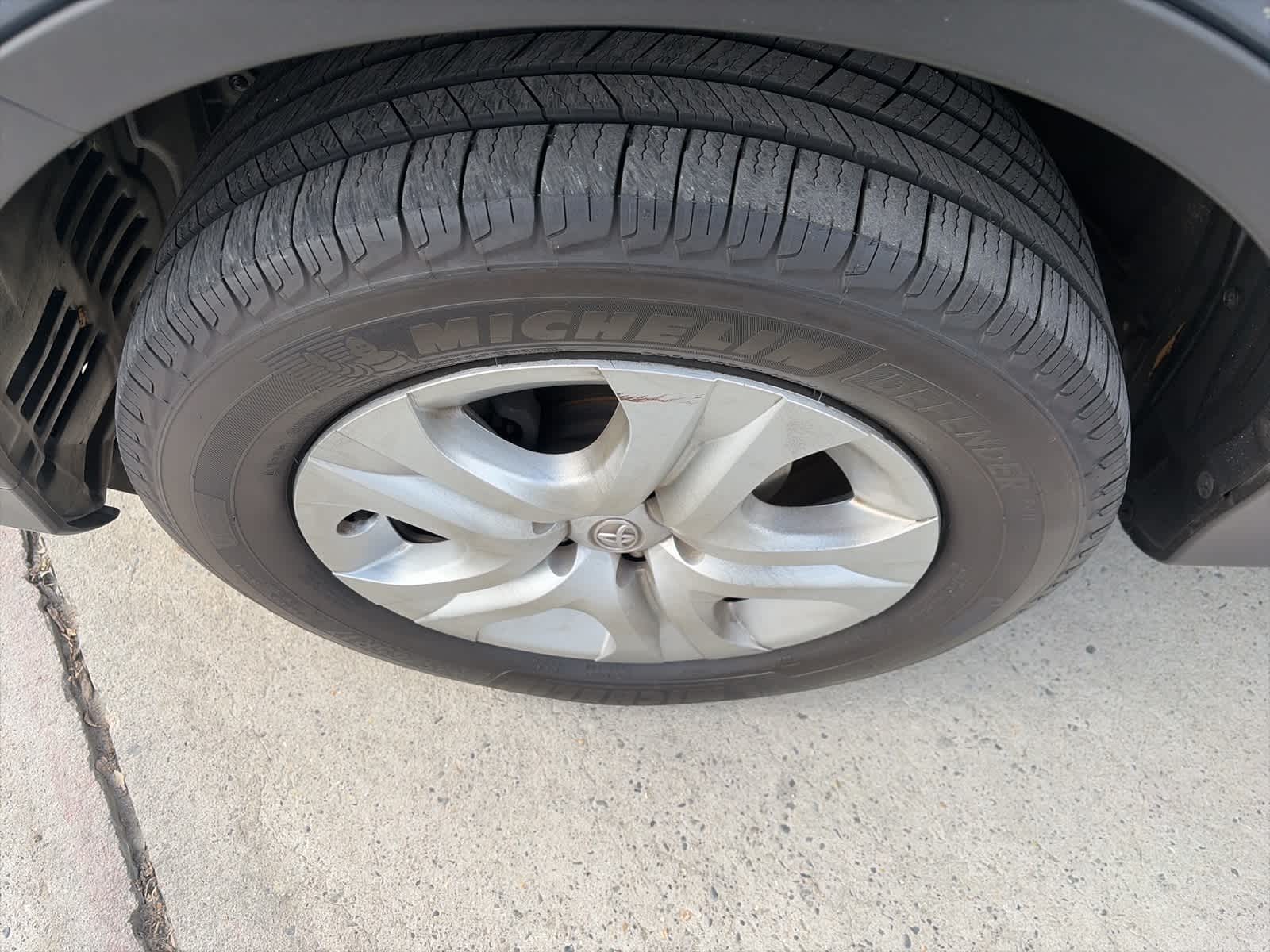 Thumbnail: 2013 Toyota RAV4 - 17