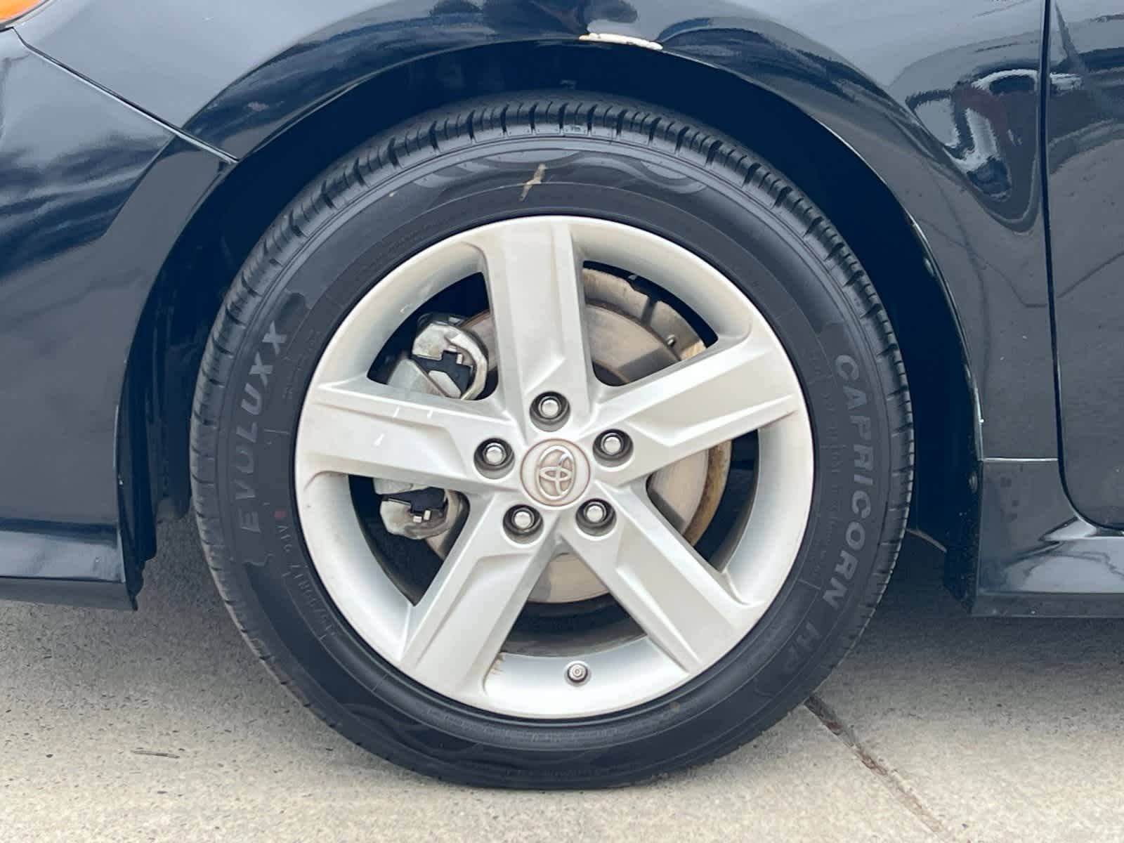 Thumbnail: 2014 Toyota Camry - 25