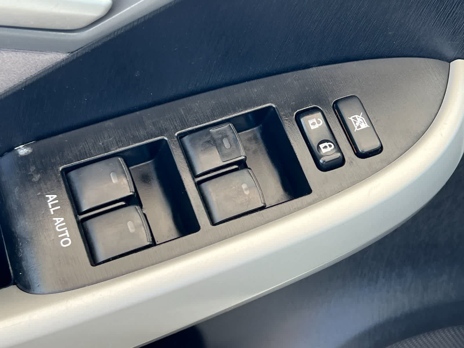 Thumbnail: 2013 Toyota Prius - 14