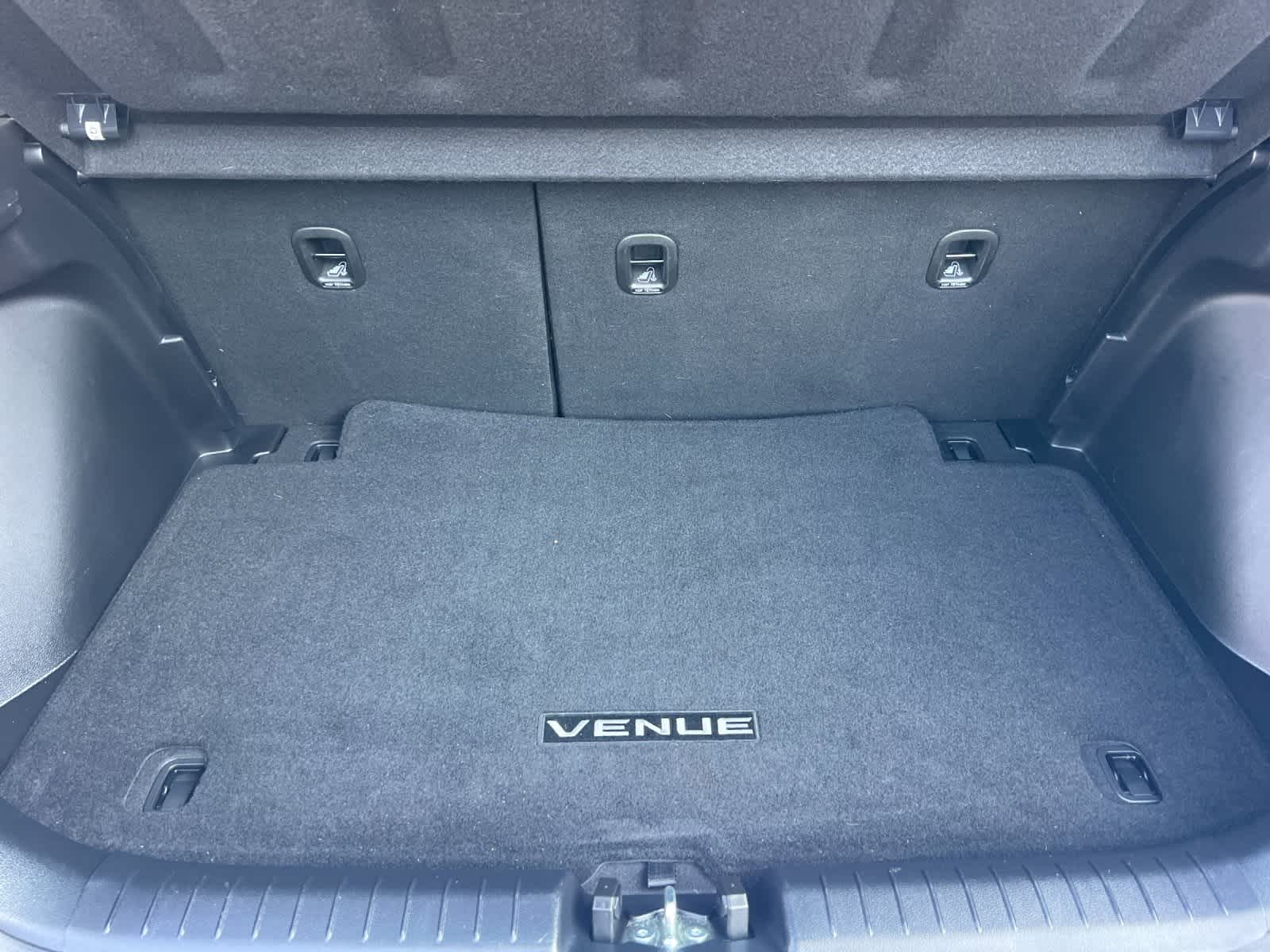 Thumbnail: 2023 Hyundai Venue - 15