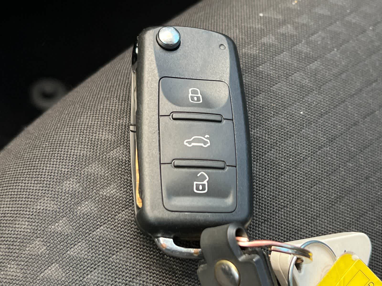 Thumbnail: 2015 Volkswagen Jetta - 26