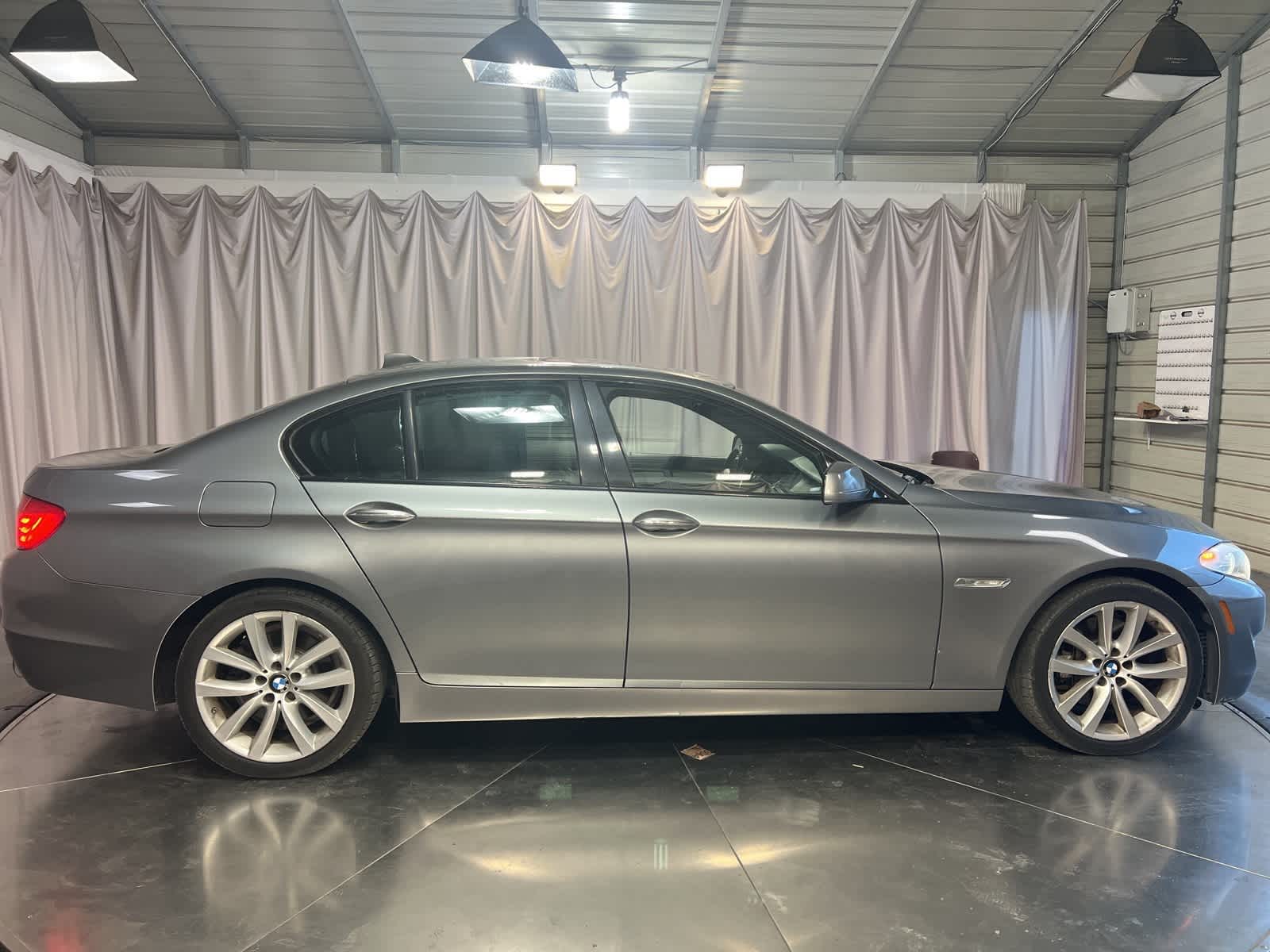 Thumbnail: 2012 BMW 5 Series - 8