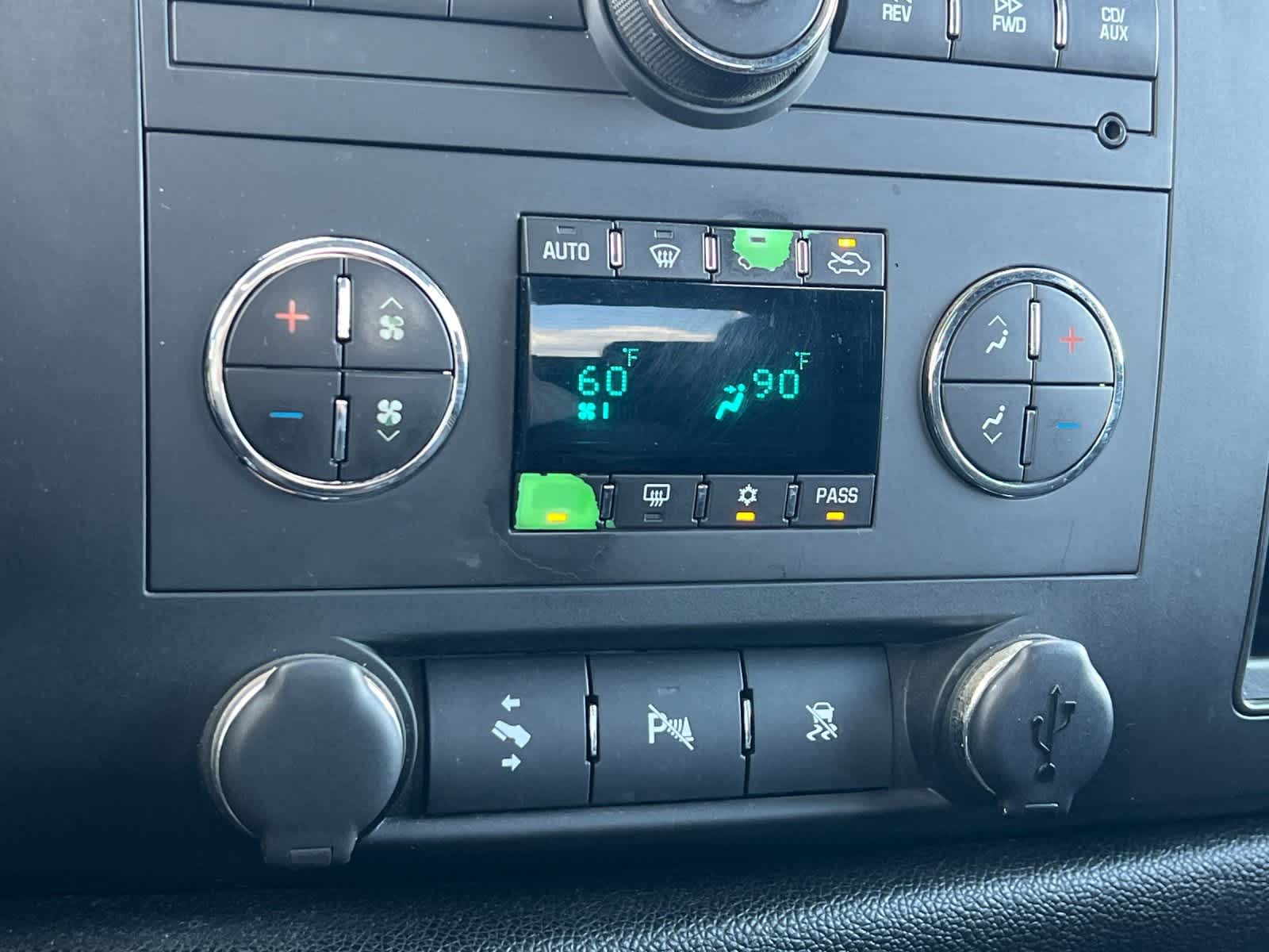 Thumbnail: 2010 GMC Sierra 1500 - 19