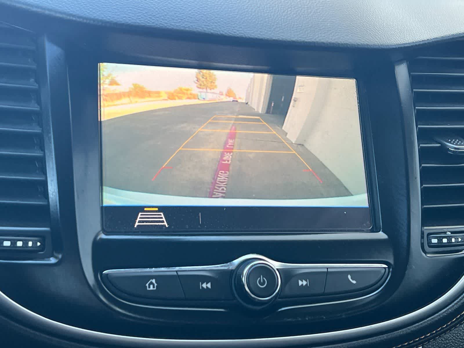 Thumbnail: 2018 Chevrolet Trax - 20