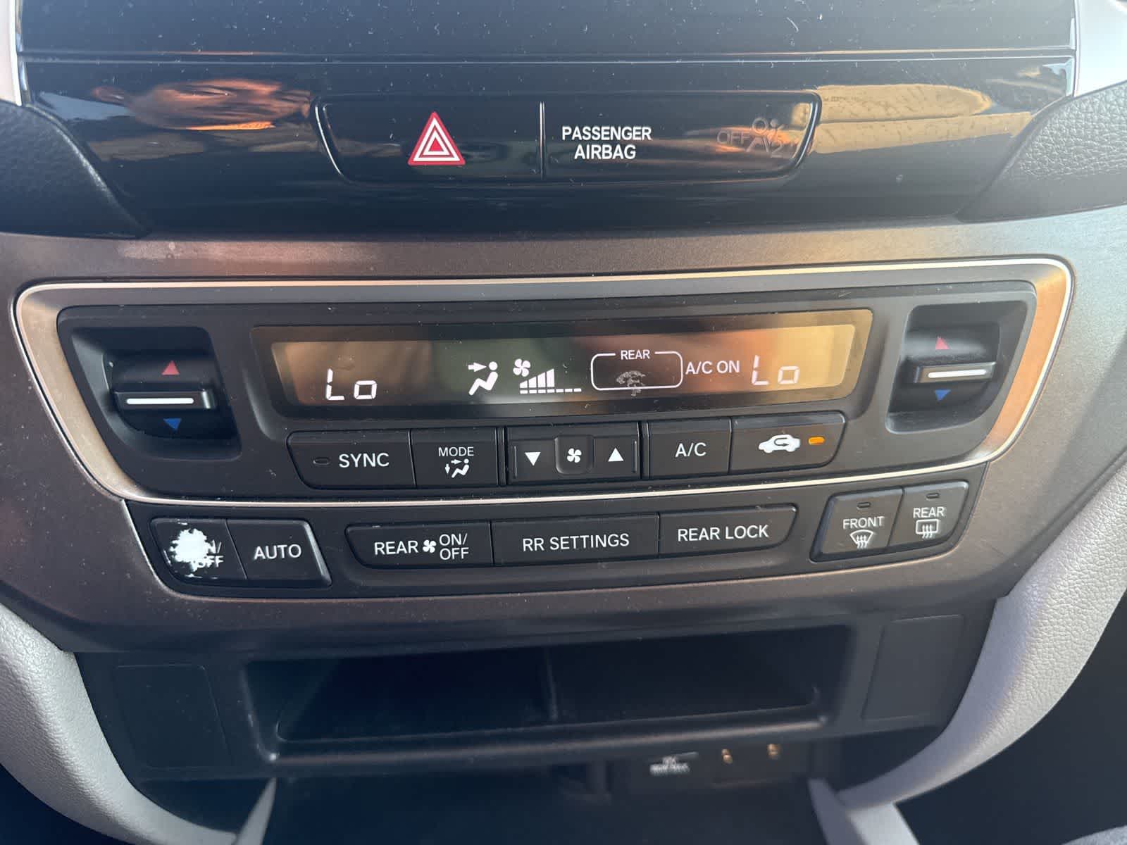 Thumbnail: 2017 Honda Pilot - 22