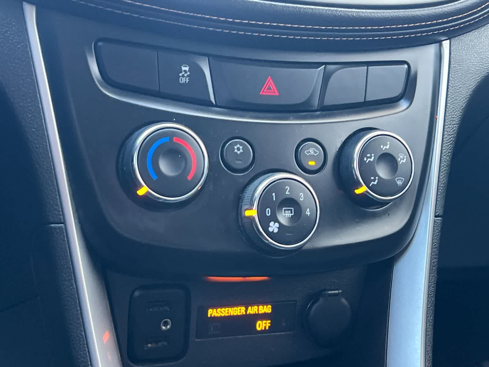 Thumbnail: 2018 Chevrolet Trax - 21