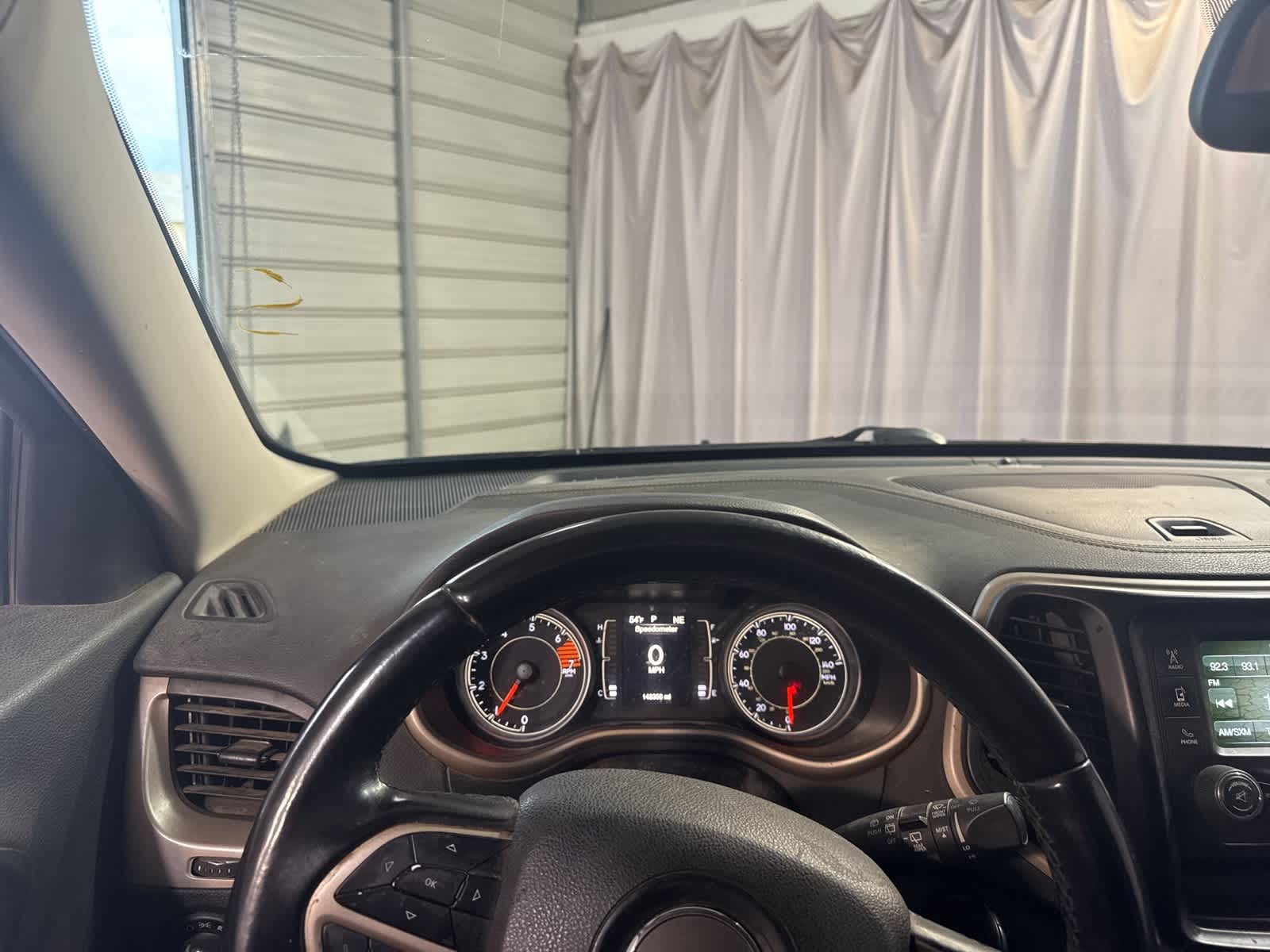 Thumbnail: 2018 Jeep Cherokee - 19