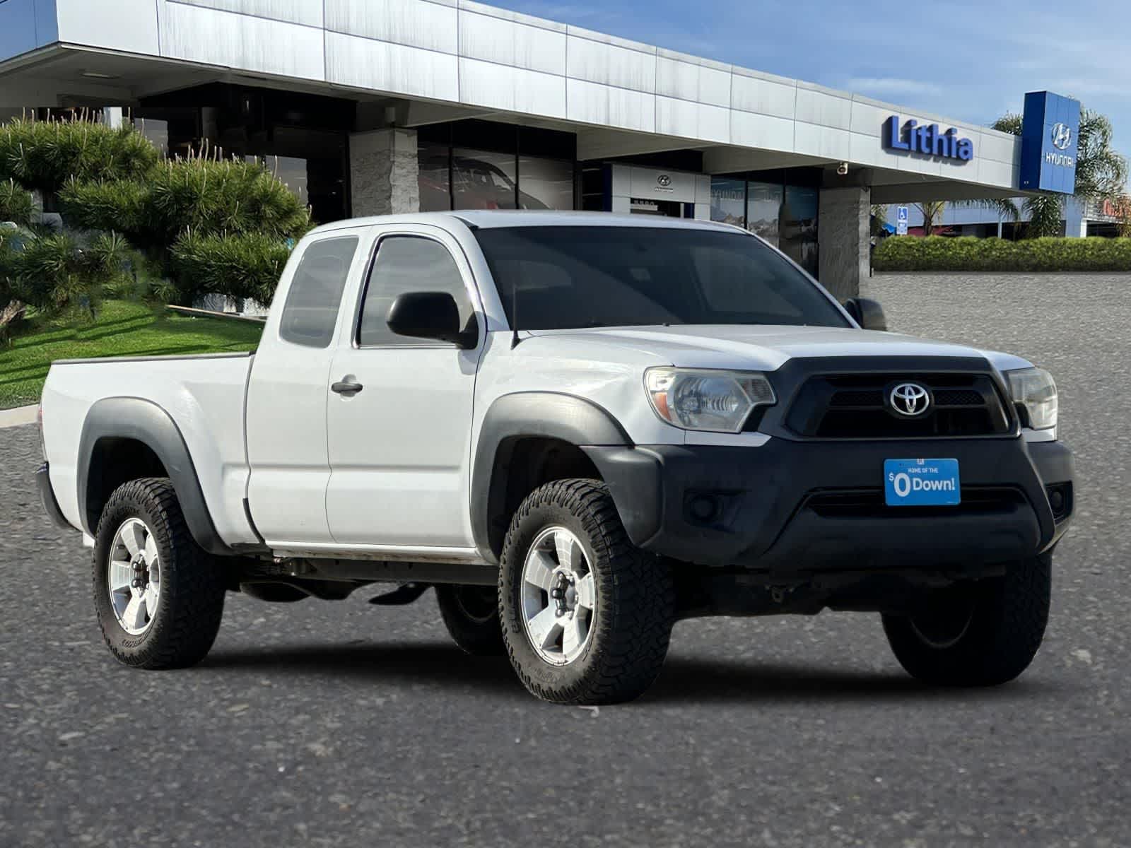Thumbnail: 2015 Toyota Tacoma - 10