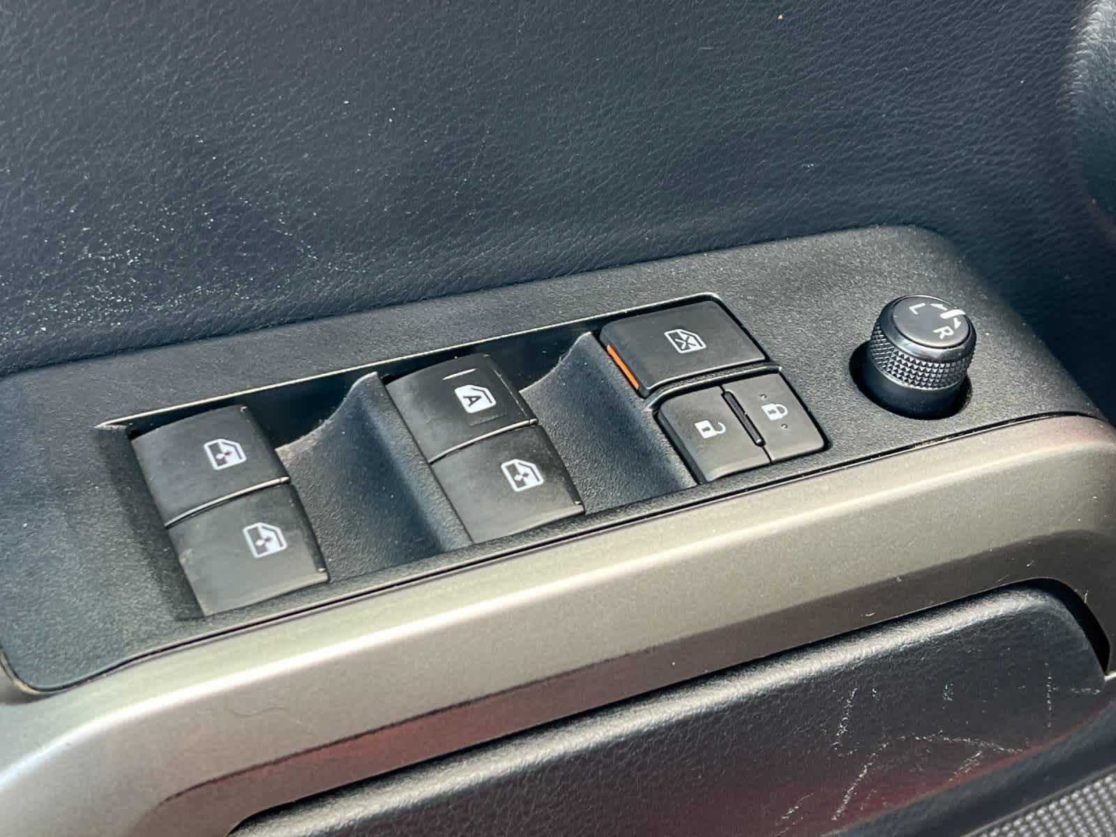 Thumbnail: 2019 Toyota Tacoma - 14