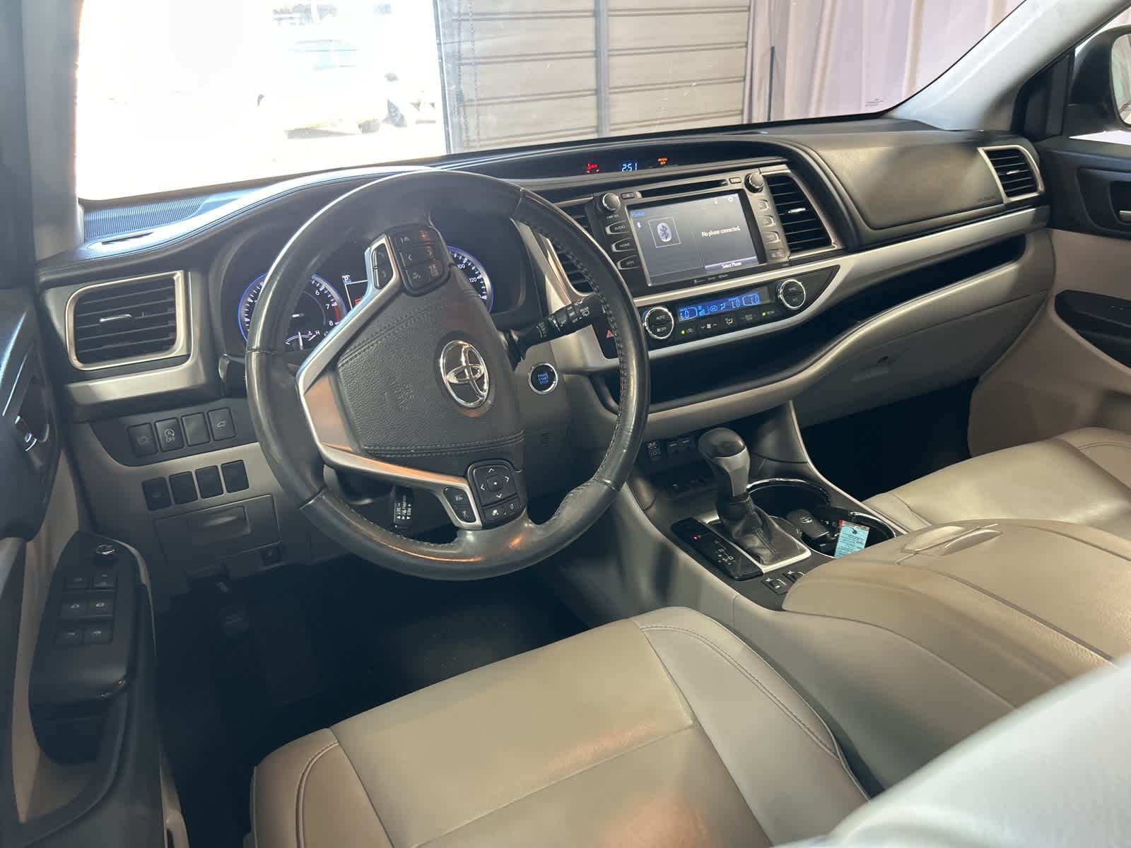 Thumbnail: 2019 Toyota Highlander - 22