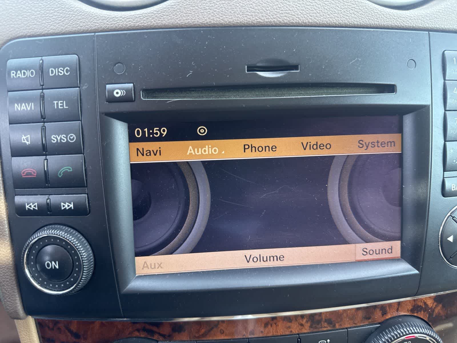 Thumbnail: 2011 Mercedes-Benz M-Class - 24