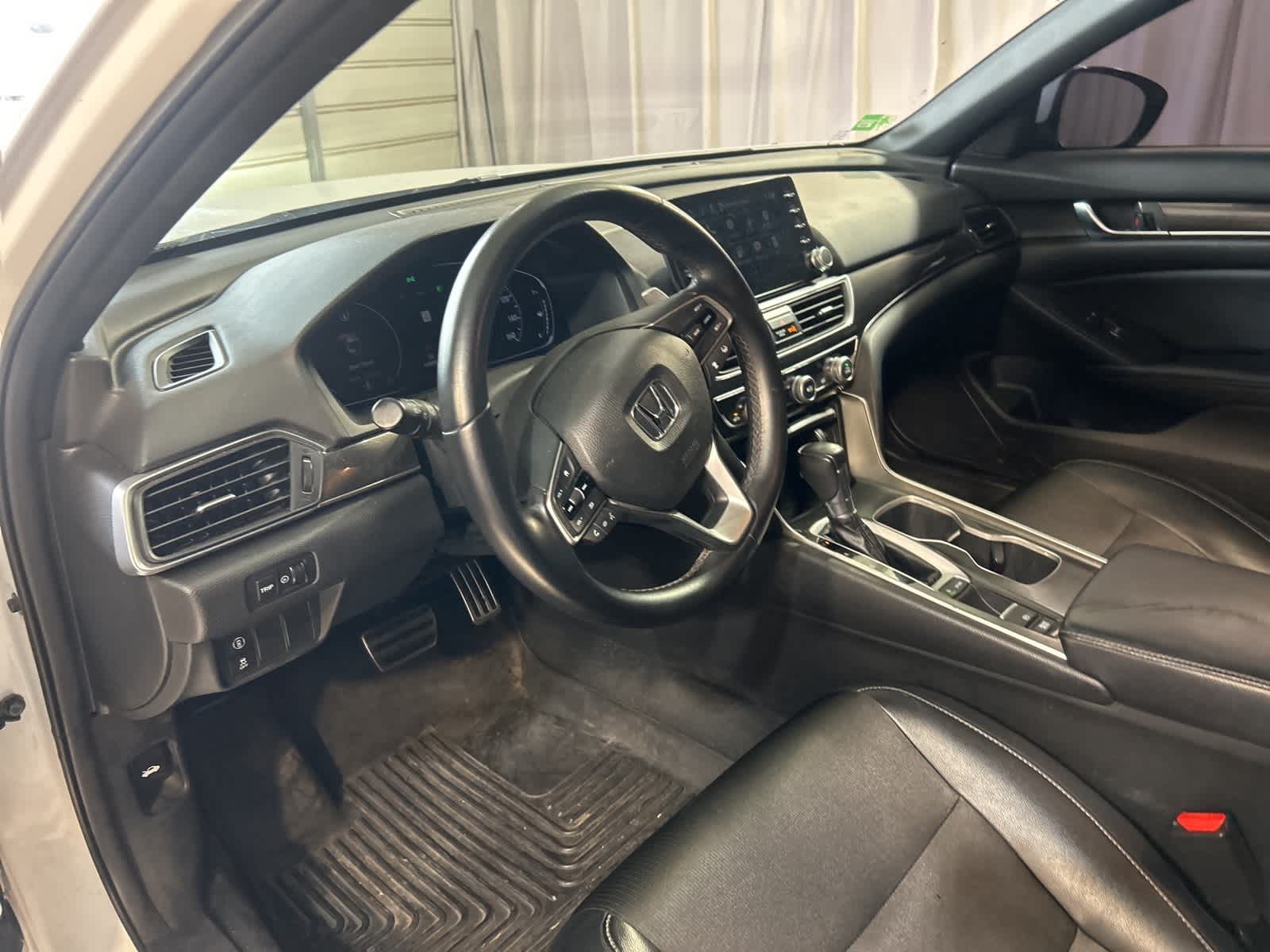 Thumbnail: 2018 Honda Accord - 24