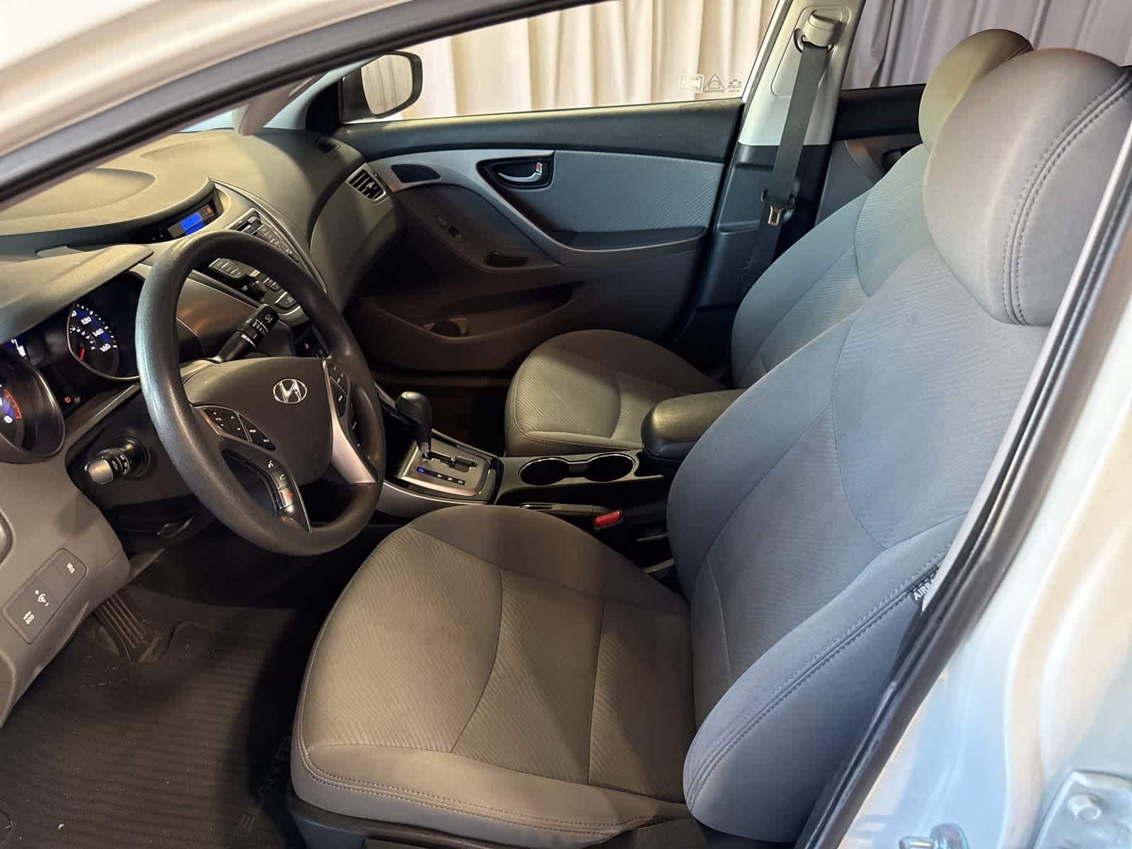 Thumbnail: 2013 Hyundai Elantra - 15