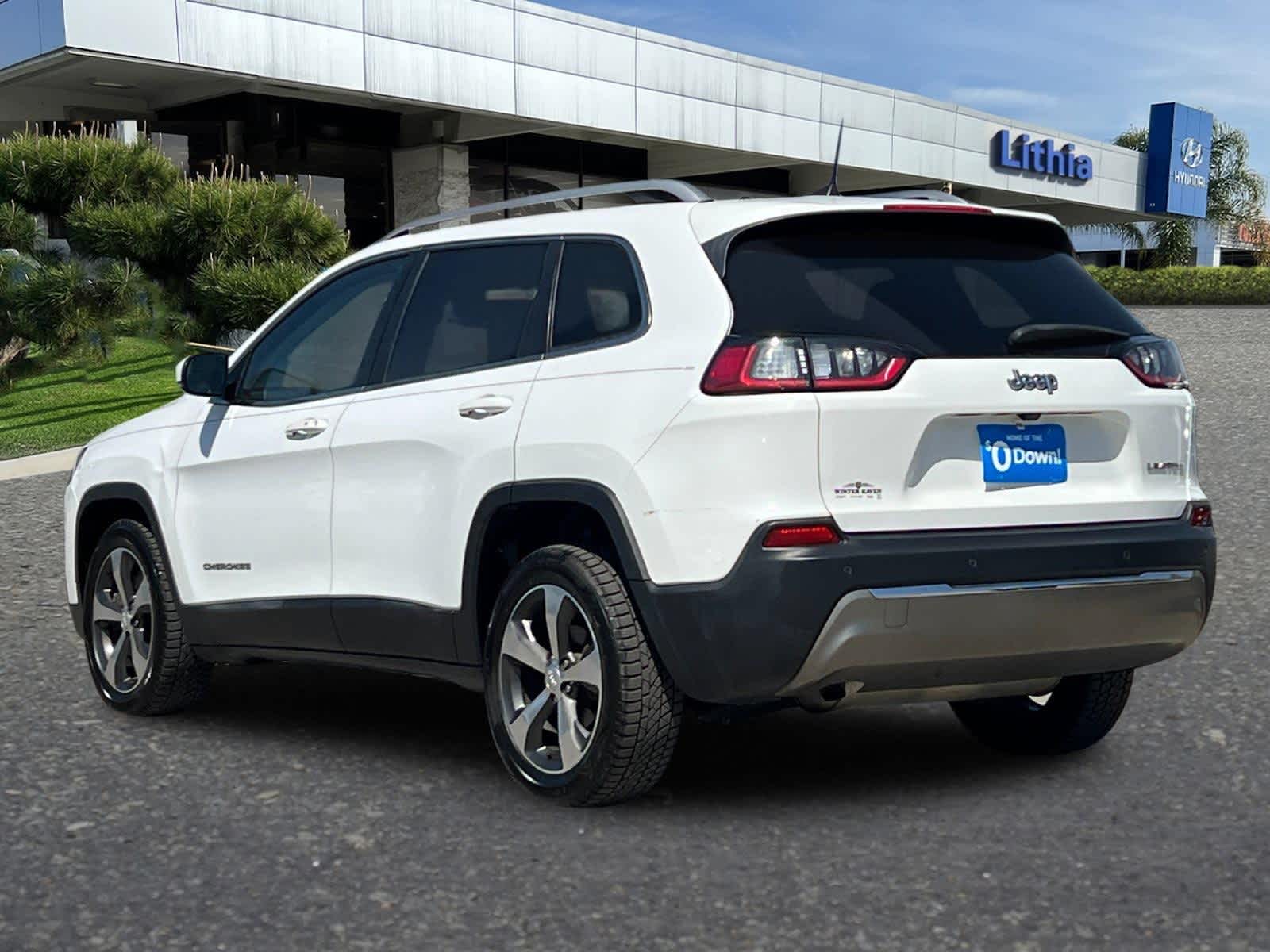 Thumbnail: 2019 Jeep Cherokee - 6