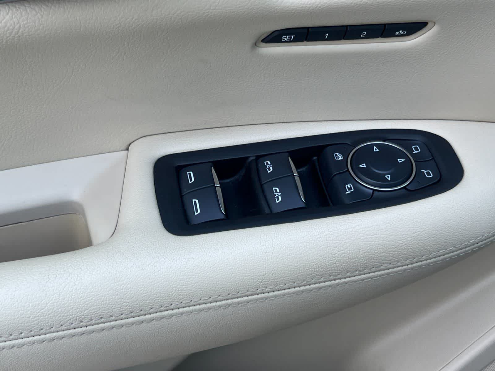 Thumbnail: 2017 Cadillac XT5 - 14