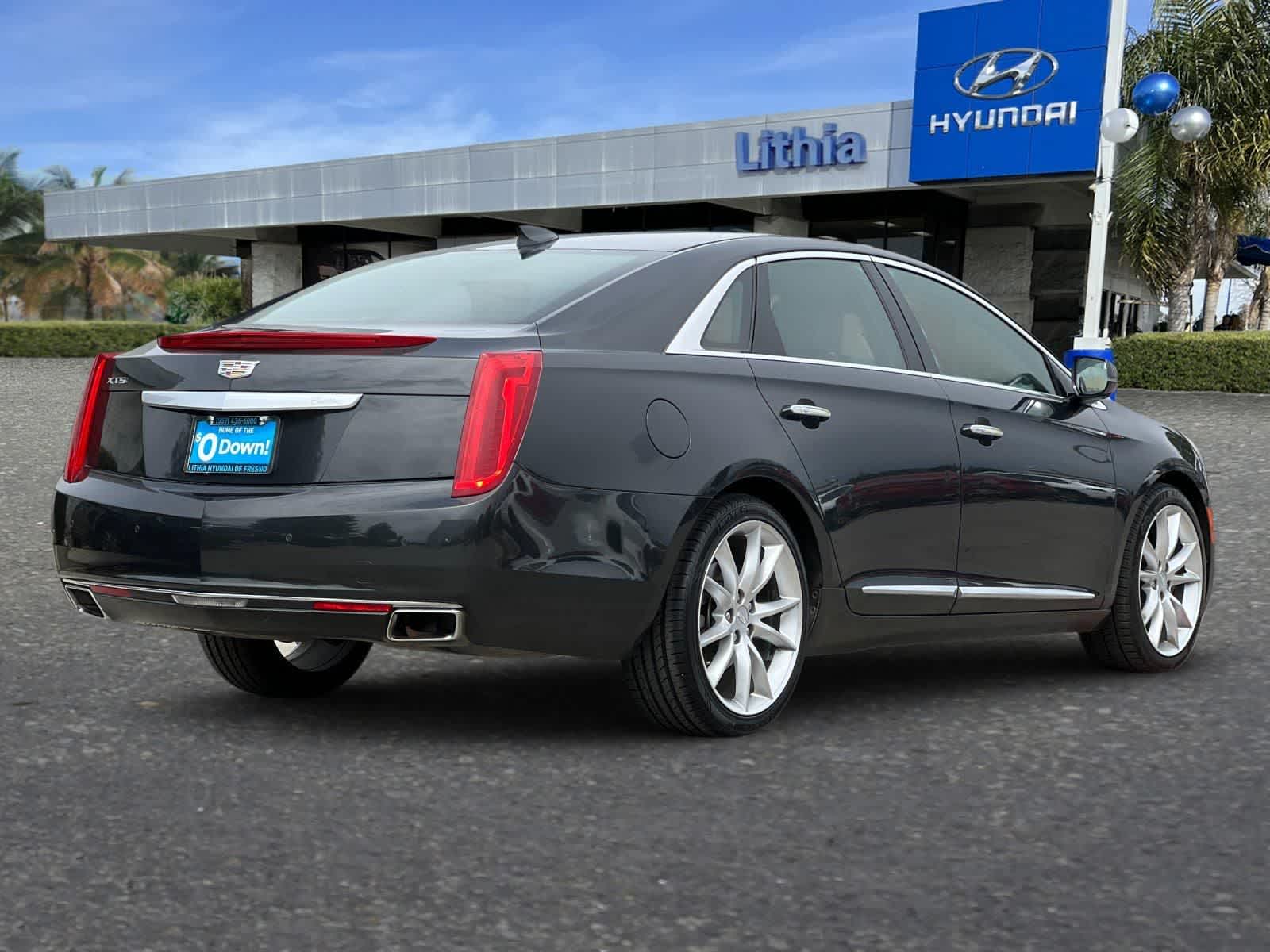 Thumbnail: 2016 Cadillac XTS - 3