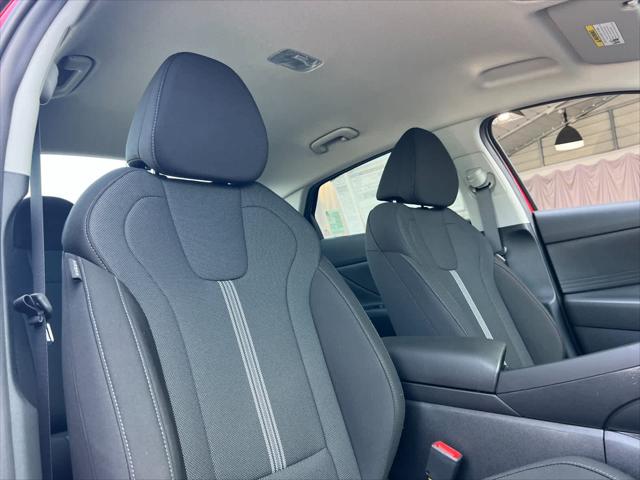 Thumbnail: 2025 Hyundai Elantra - 17