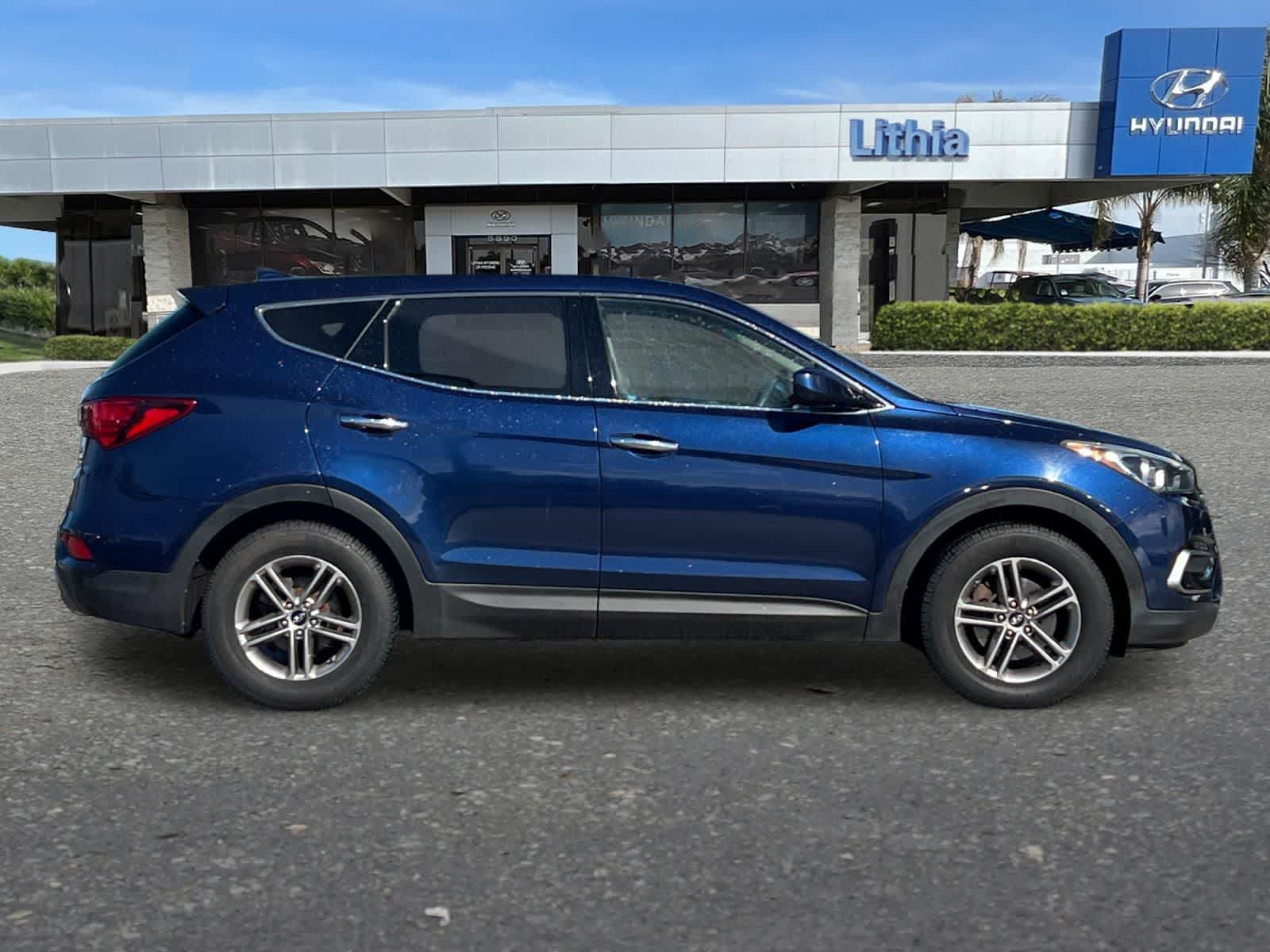 Thumbnail: 2017 Hyundai Santa Fe - 9