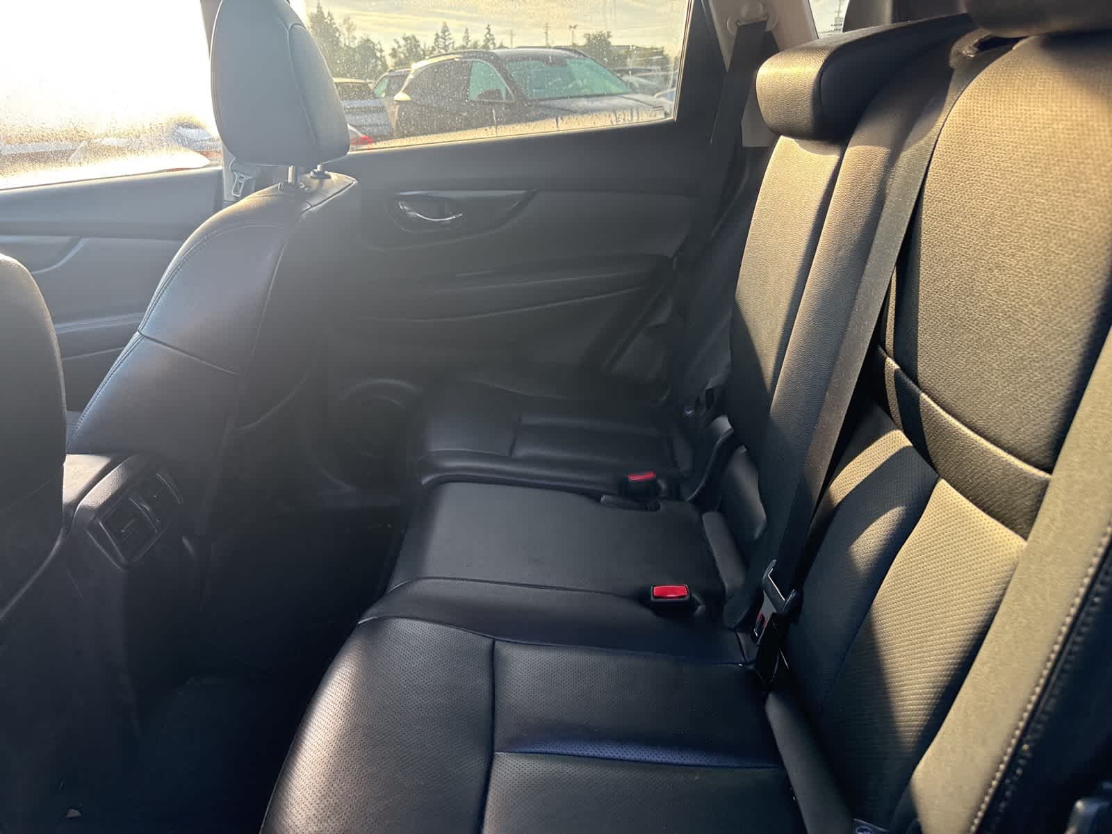 Thumbnail: 2019 Nissan Rogue - 17