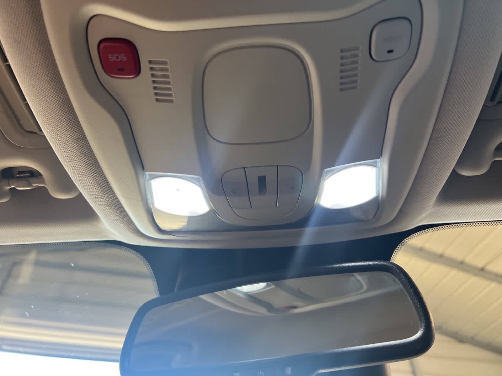 Thumbnail: 2018 Jeep Renegade - 29