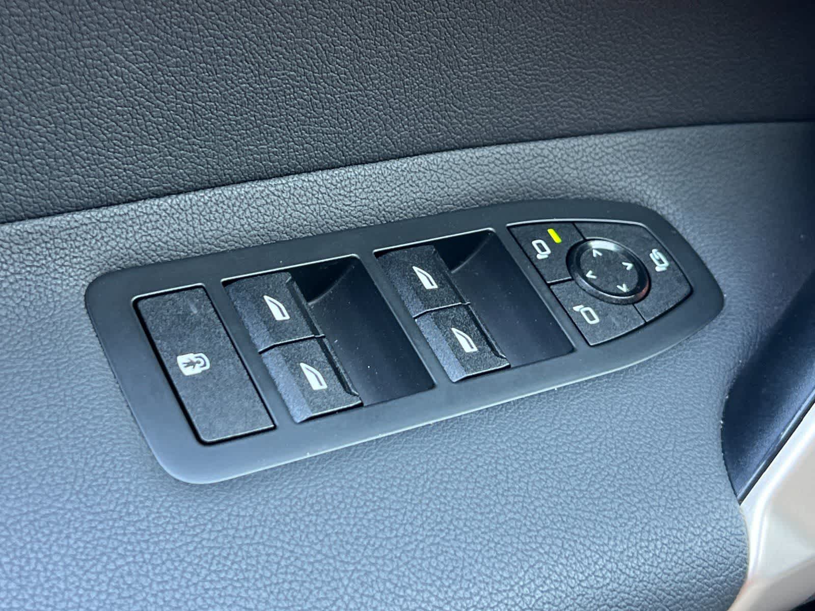 Thumbnail: 2026 BMW iX - 14