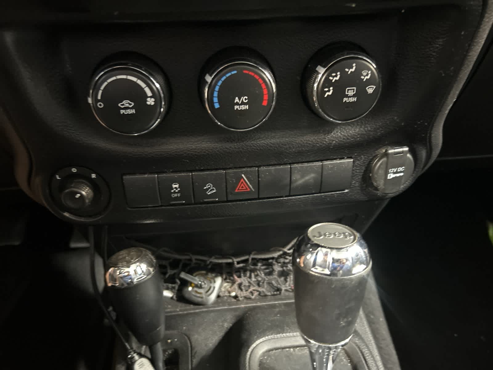 Thumbnail: 2013 Jeep Wrangler - 29