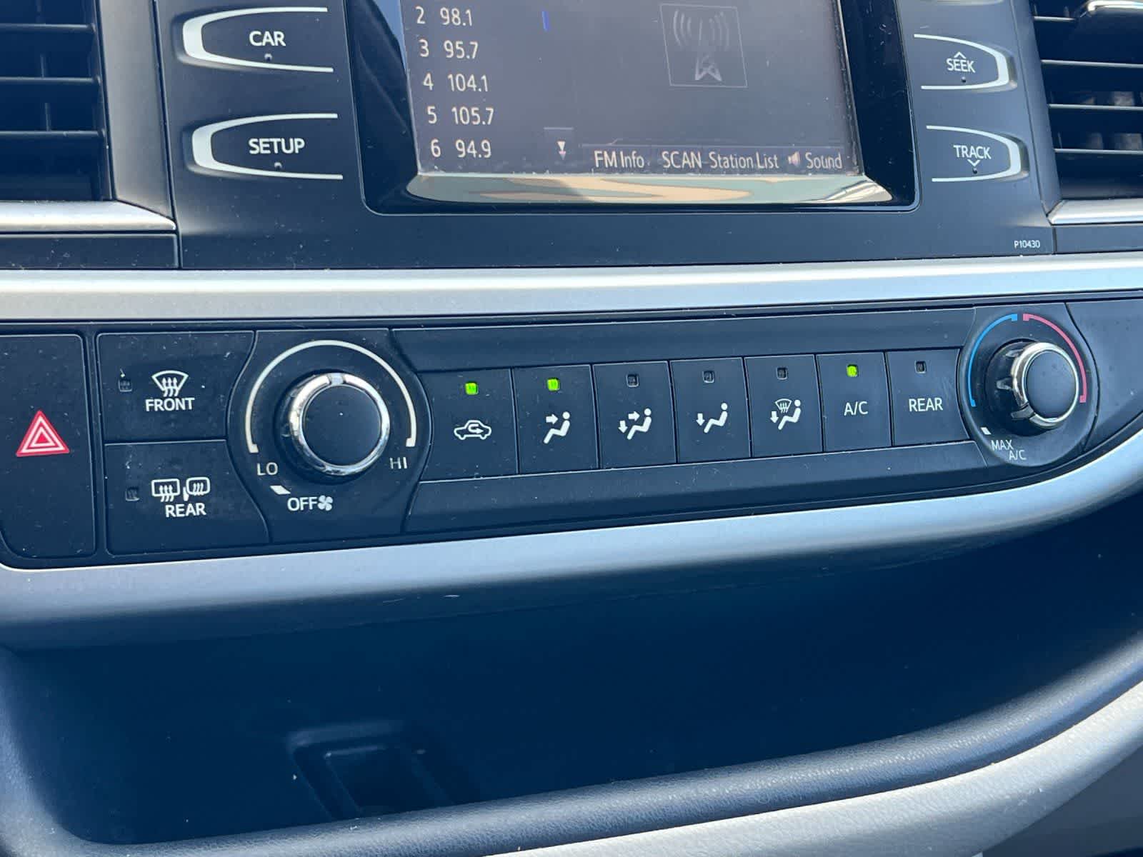 Thumbnail: 2014 Toyota Highlander - 22