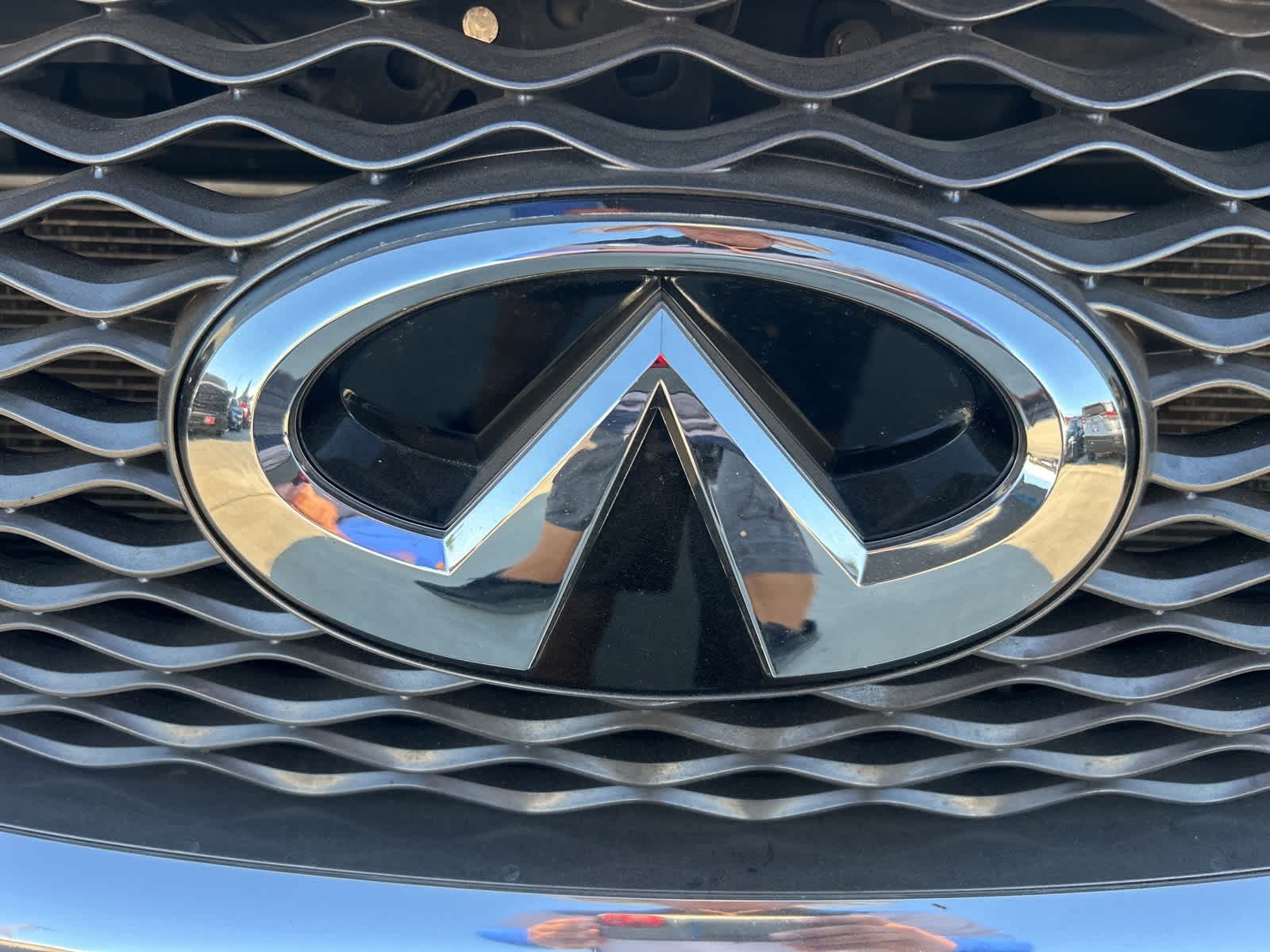 Thumbnail: 2019 INFINITI QX50 - 3