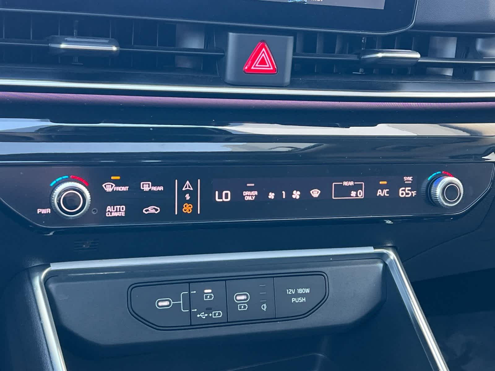 Thumbnail: 2025 Kia Carnival - 23