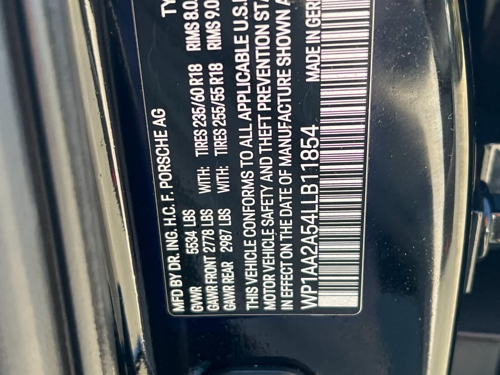 Thumbnail: 2020 Porsche Macan - 31