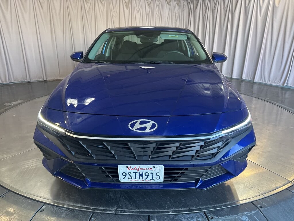 Used 2025 Hyundai Elantra SE Sedan