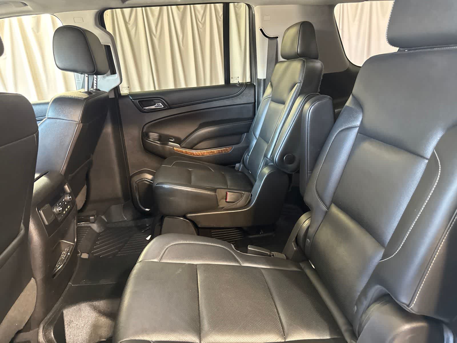 Thumbnail: 2019 Chevrolet Suburban - 16