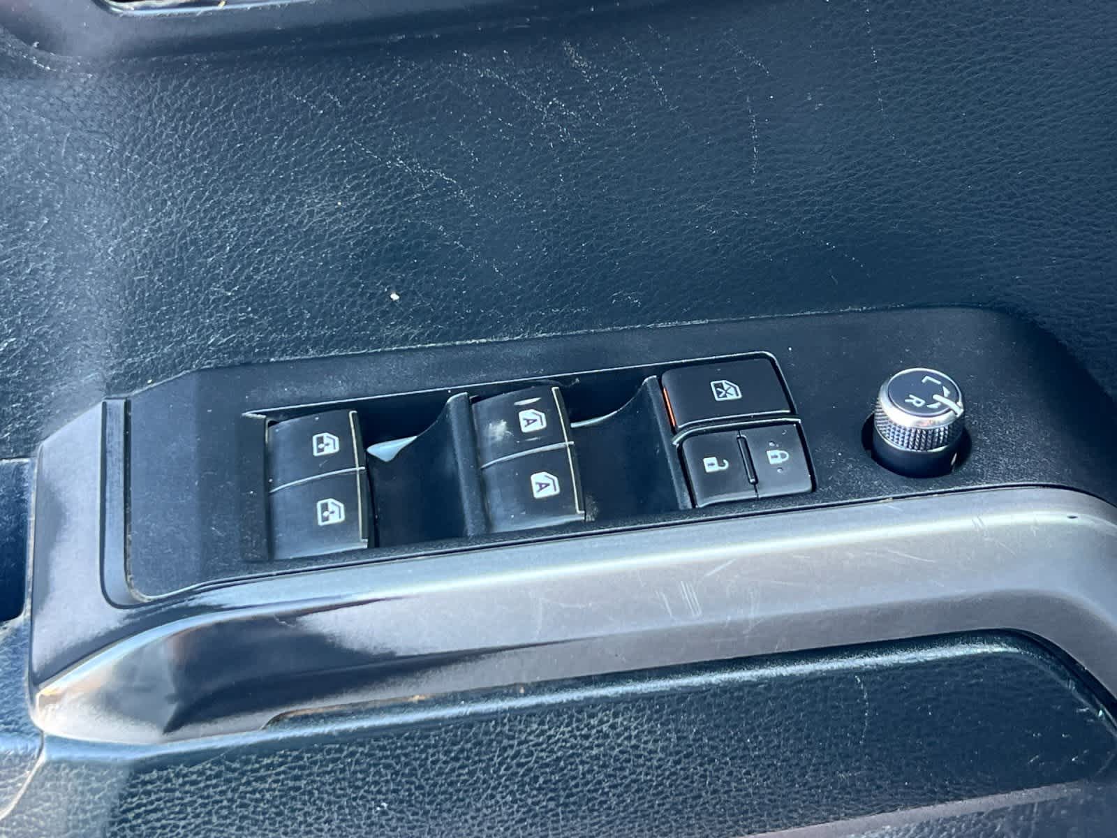 Thumbnail: 2017 Toyota Tacoma - 14